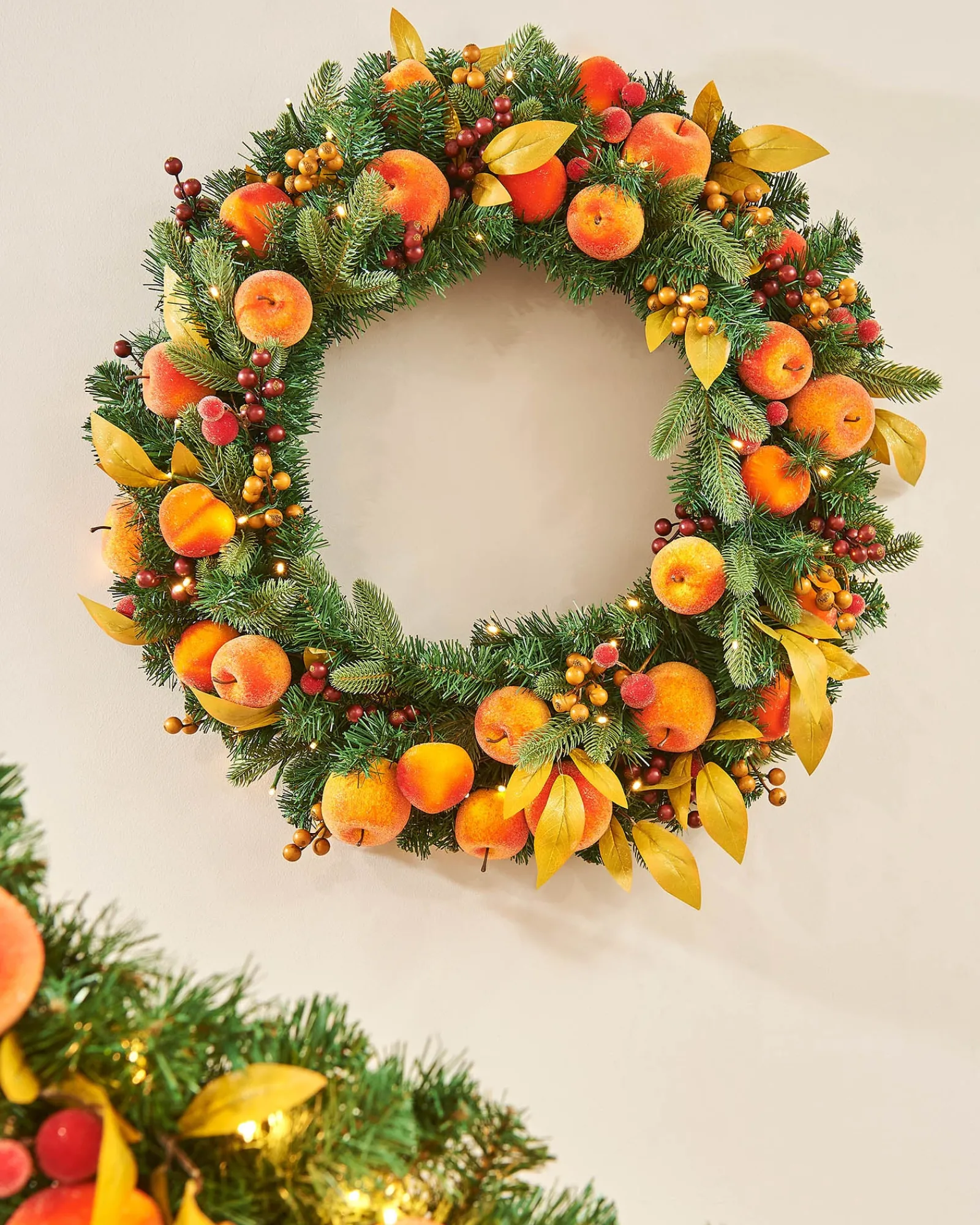WeRChristmas Pre-Lit Decorated Wreath, Apples & Peaches, 76 Cm