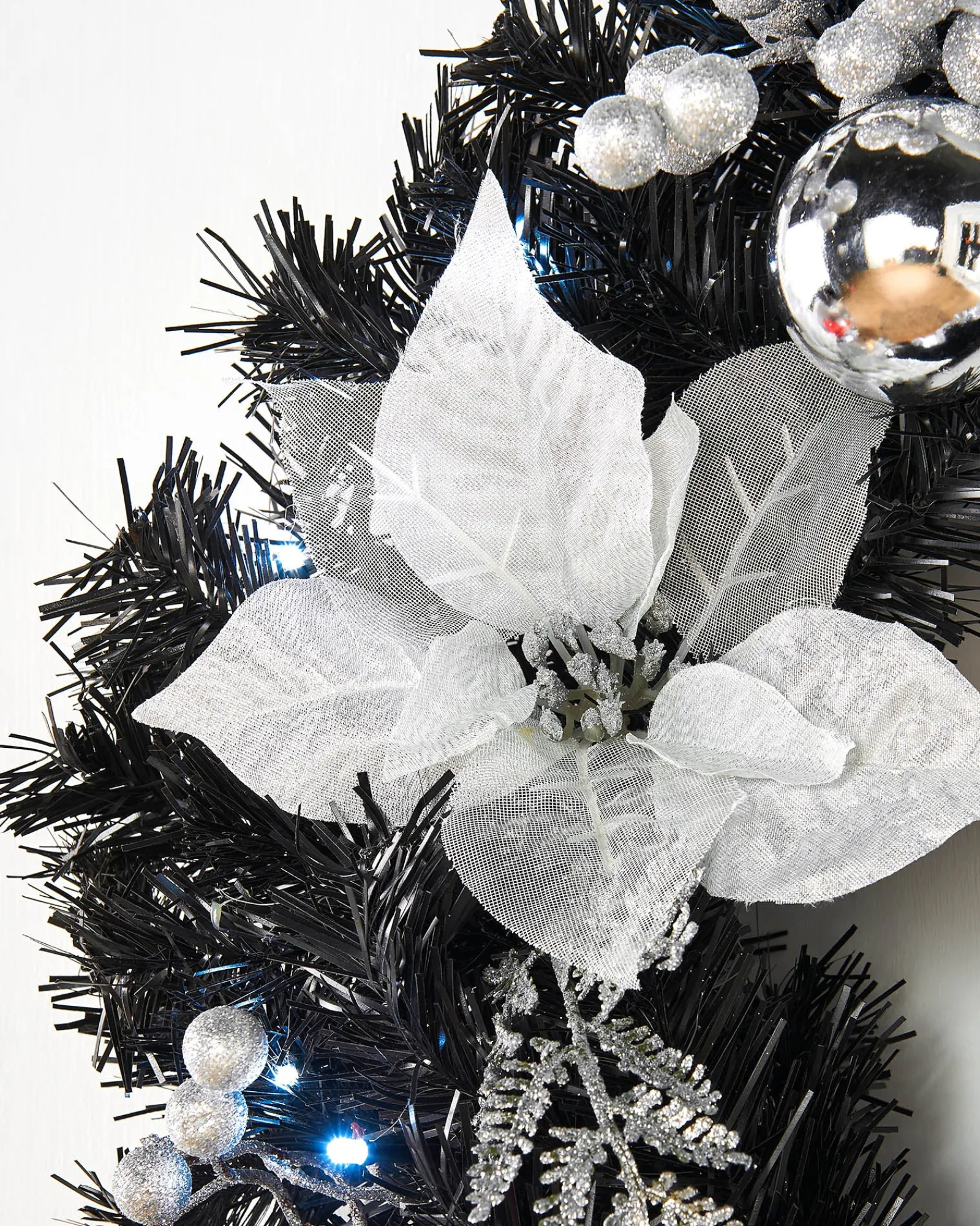 WeRChristmas Pre-Lit Decorated Wreath, Black/Silver, 60 Cm