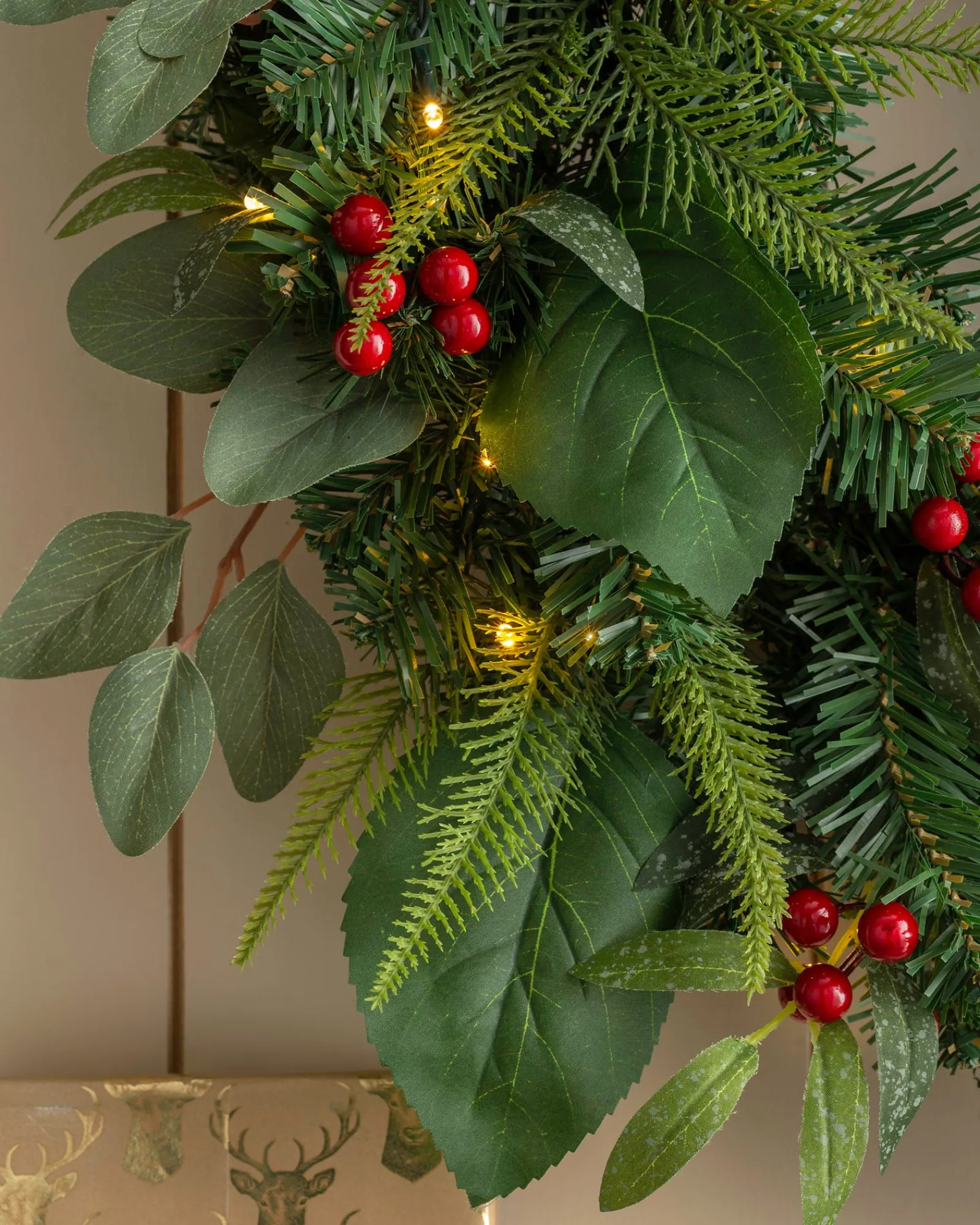 WeRChristmas Pre-Lit Decorated Wreath, Berries & Eucalyptuses, 60 Cm