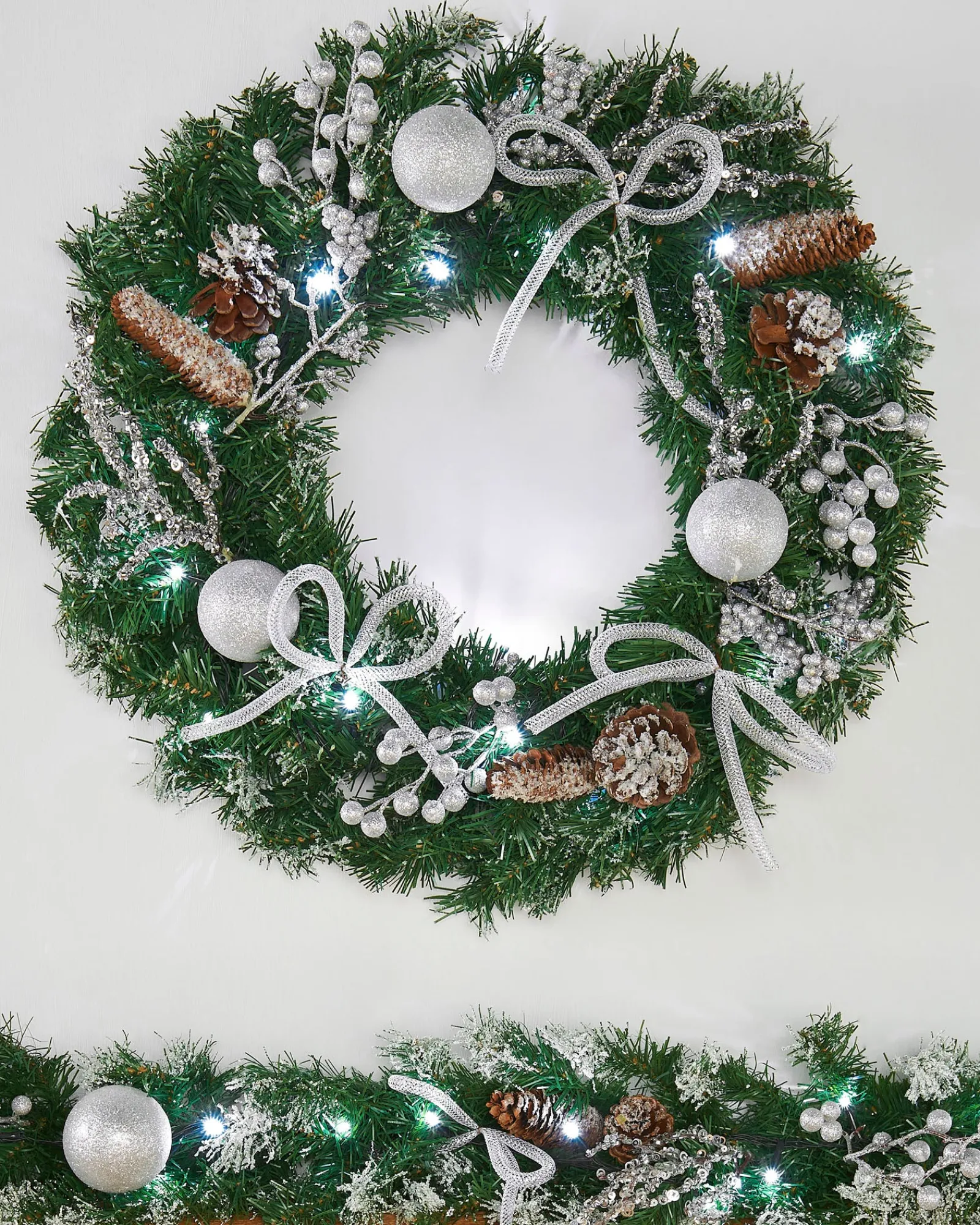 WeRChristmas Pre-Lit Decorated Wreath, Silver Ice, 60 Cm