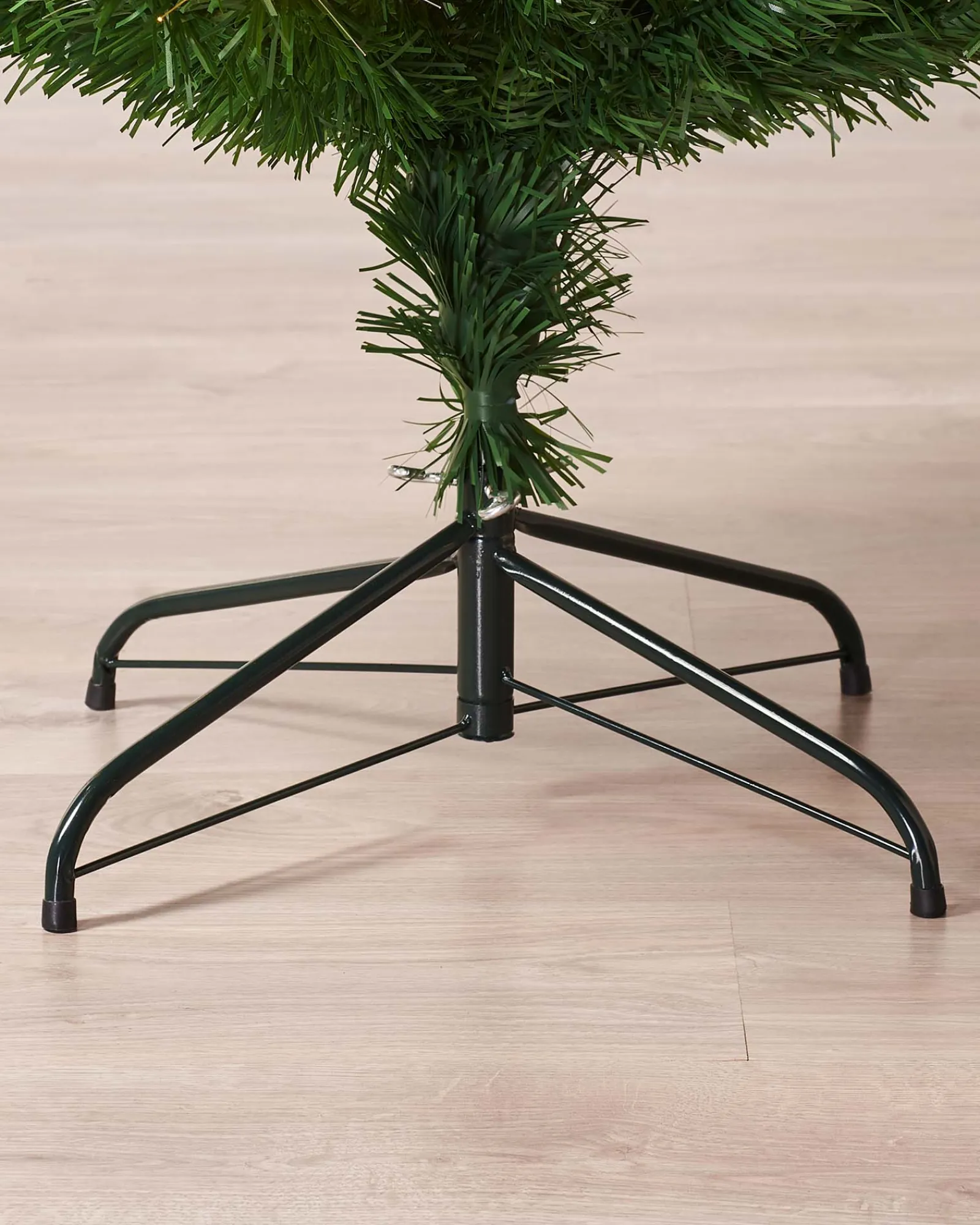 WeRChristmas Pre-Lit Fibre Optic Christmas Tree With Stars, 6 Ft