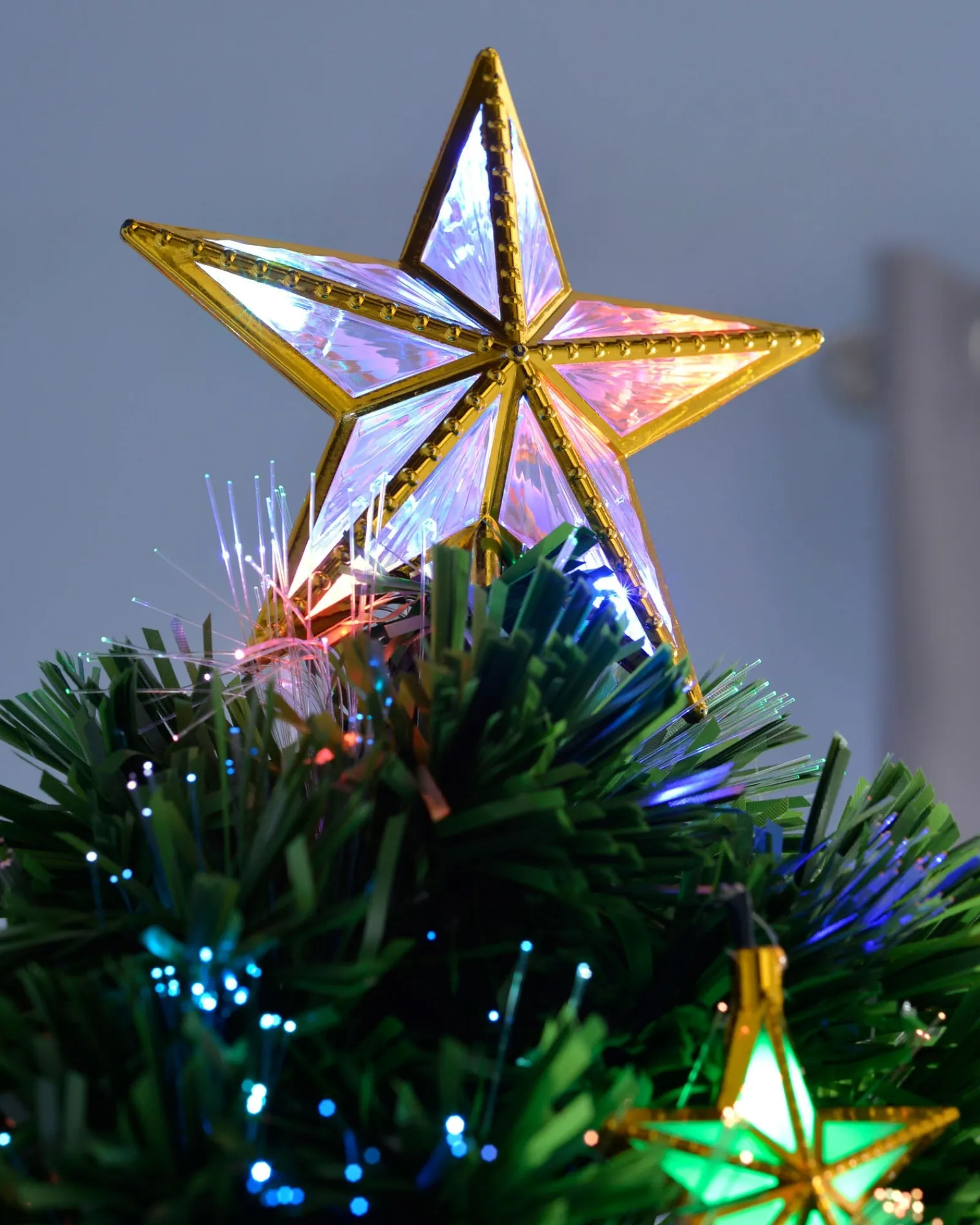 WeRChristmas Pre-Lit Fibre Optic Christmas Tree With Tree Topper, 5 Ft