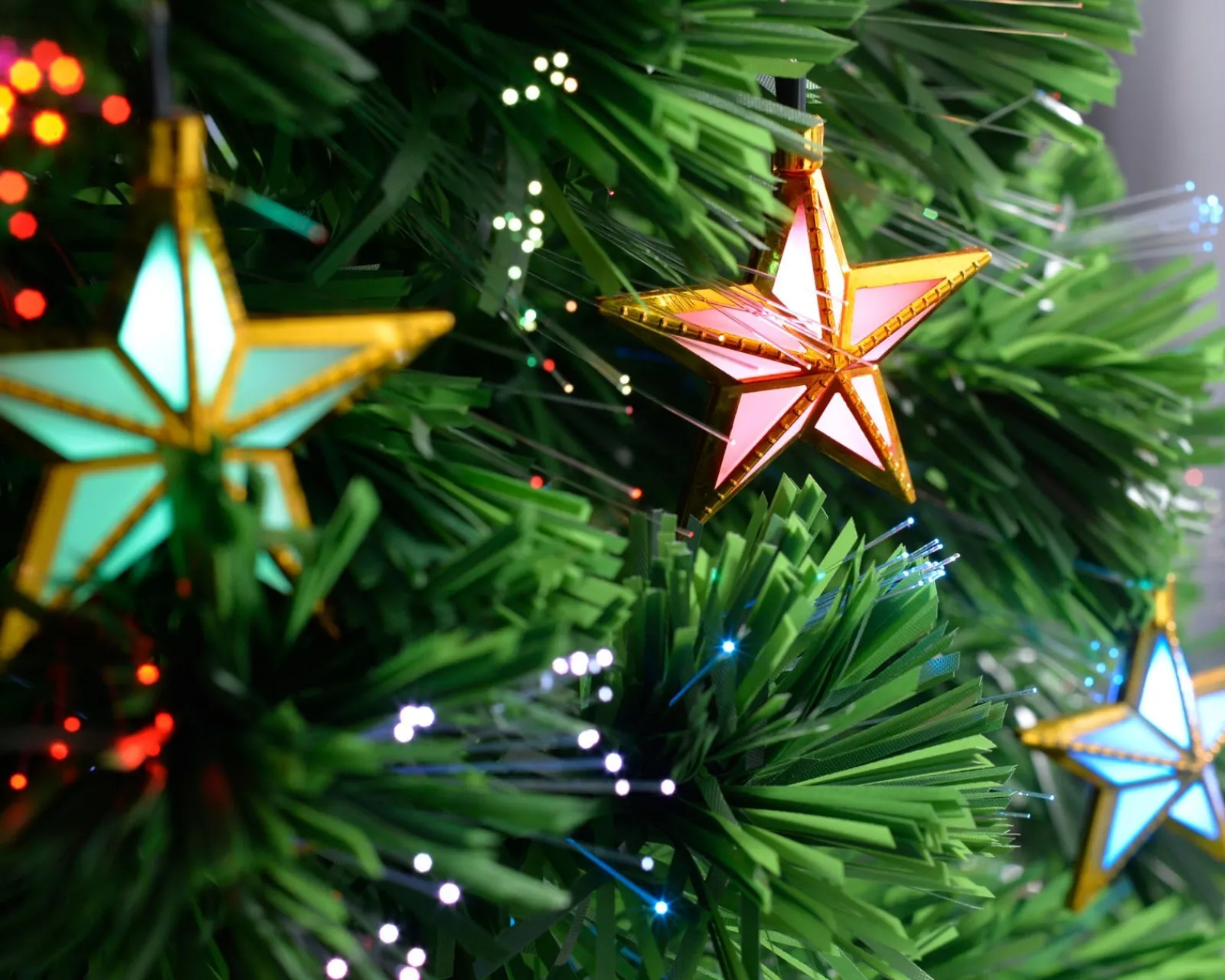 WeRChristmas Pre-Lit Fibre Optic Christmas Tree With Tree Topper, 5 Ft