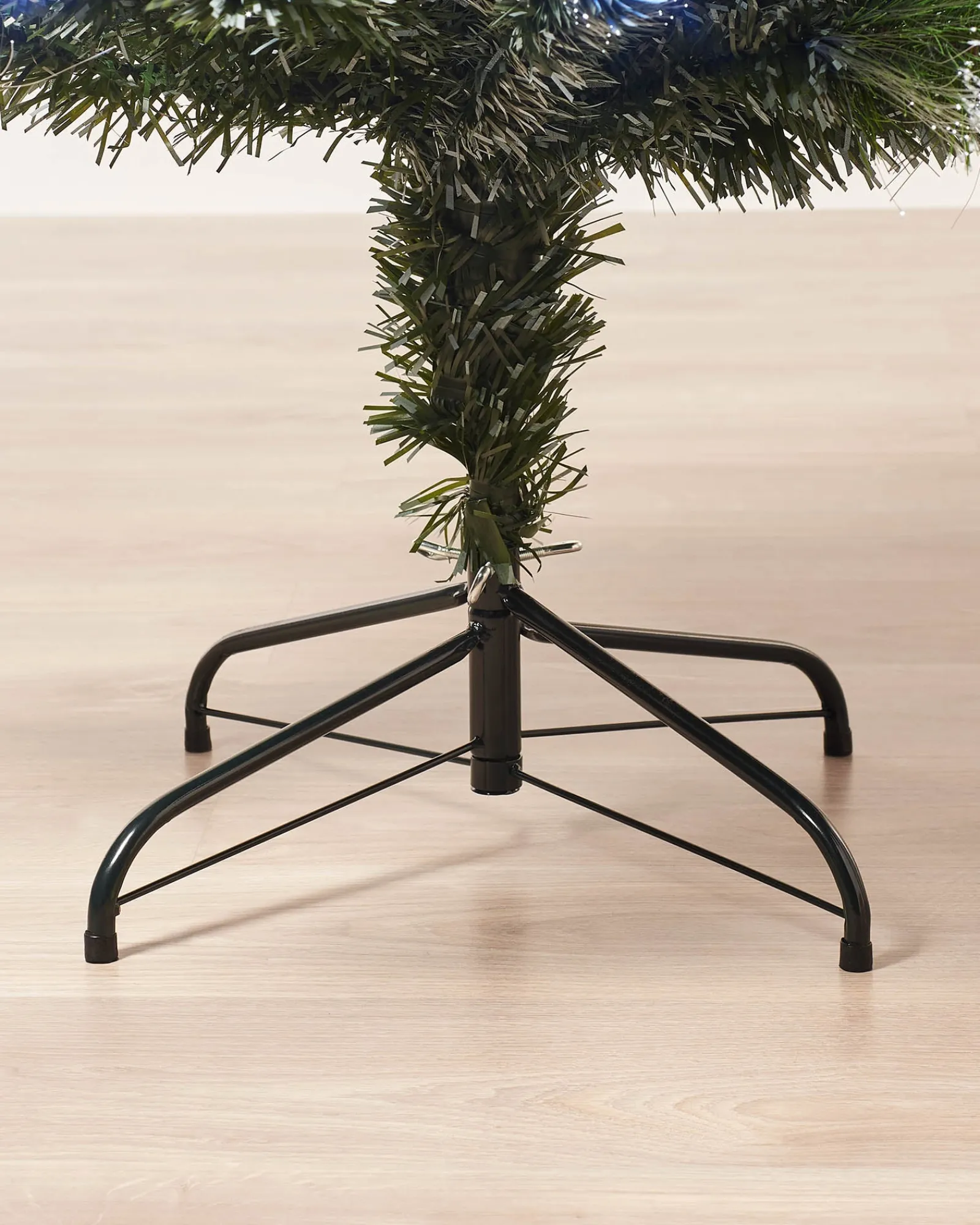 WeRChristmas Pre-Lit Fibre Optic Frosted Christmas Tree With Tree Topper, 5 Ft