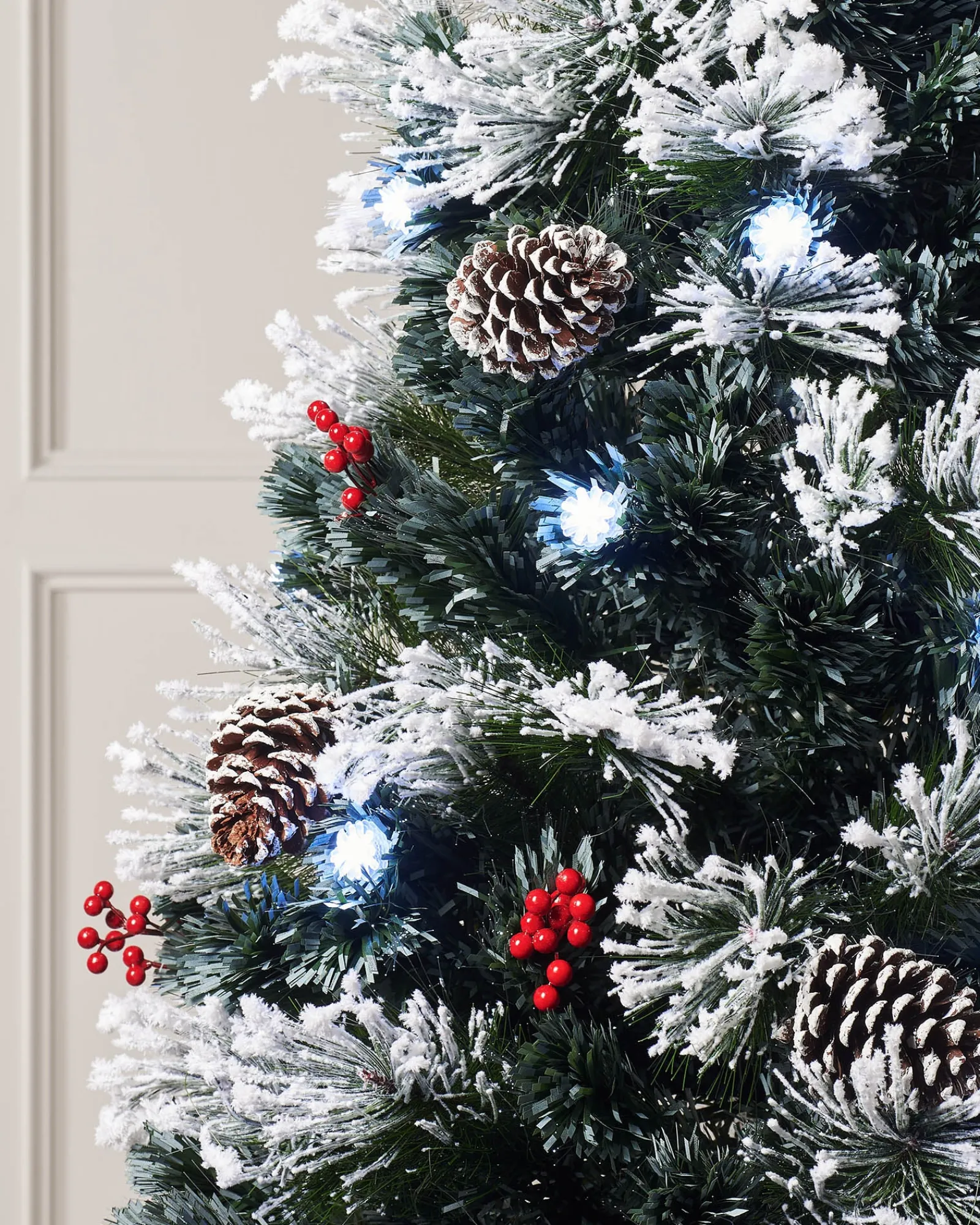 WeRChristmas Pre-Lit Fibre Optic Frosted Christmas Tree With Tree Topper, 5 Ft