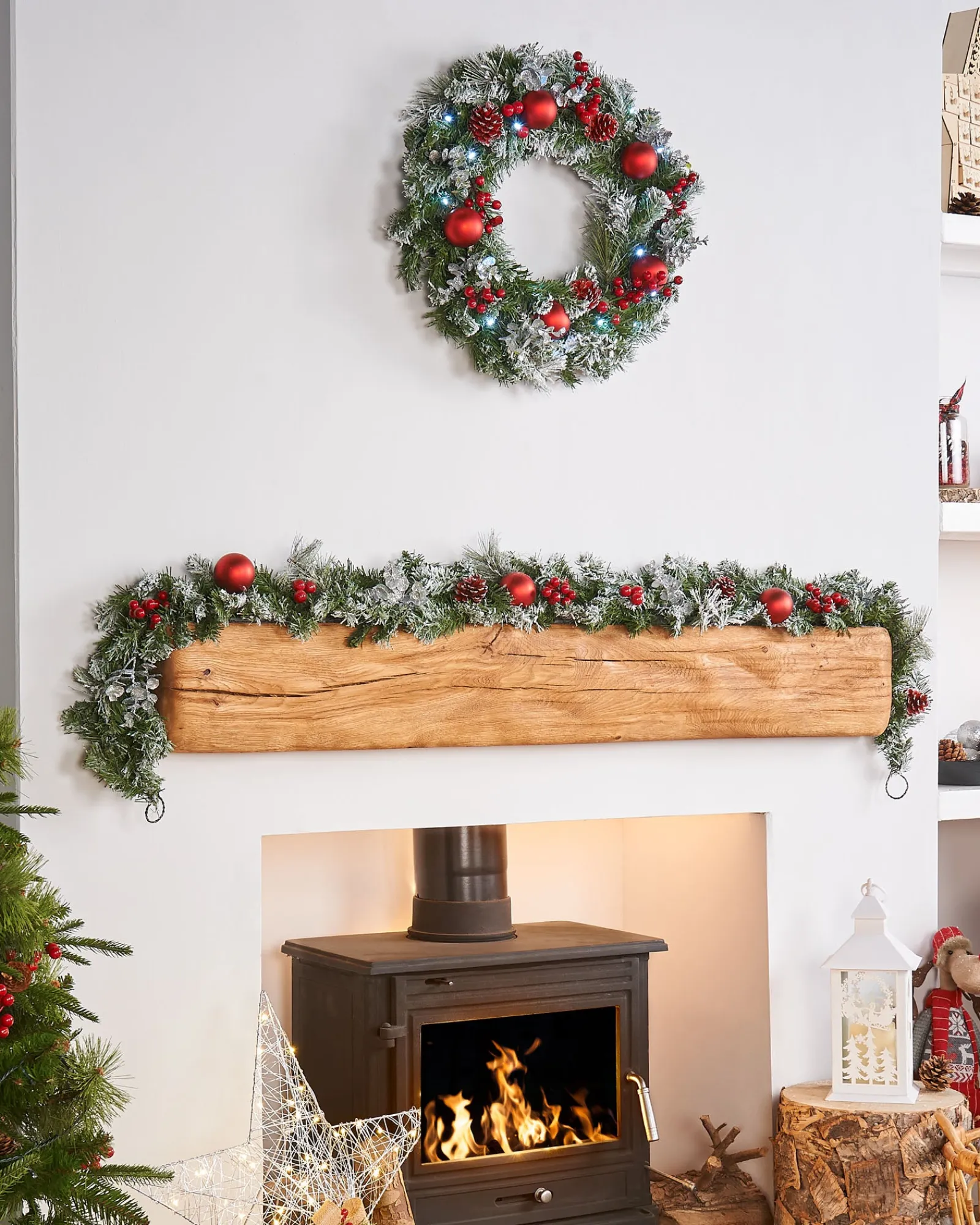 WeRChristmas Pre-Lit Frosted Decorated Wreath, 60 Cm