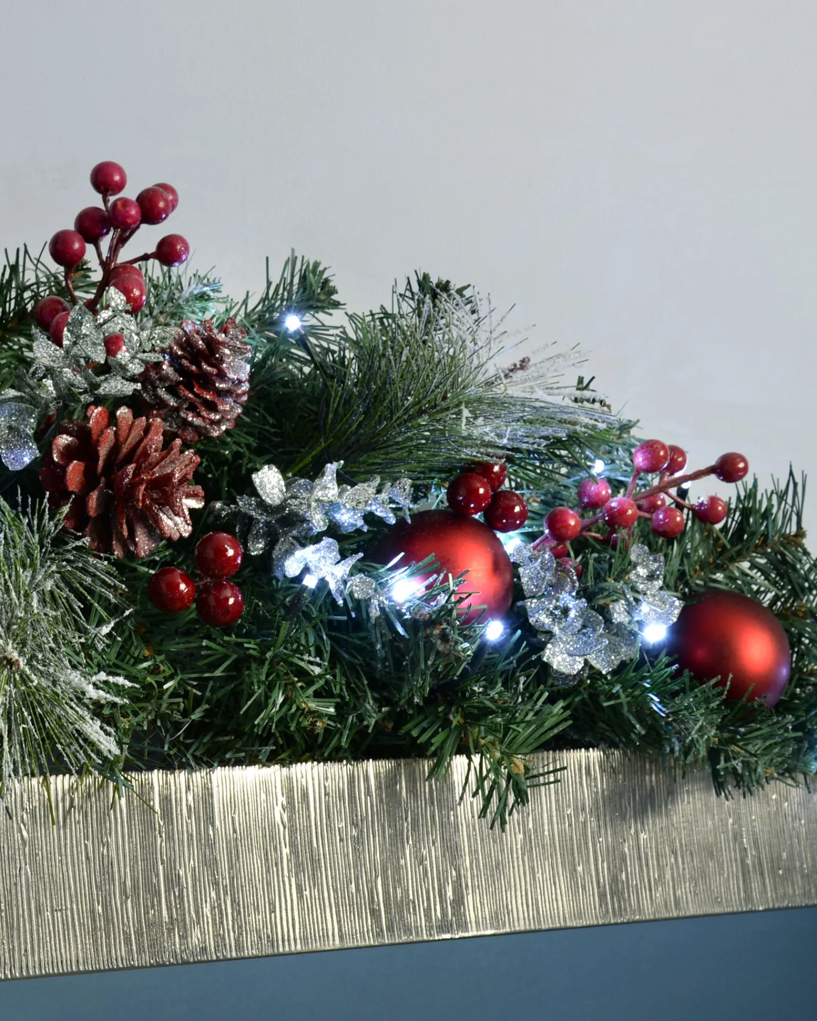 WeRChristmas Pre-Lit Frosted Decorated Arch Garland With 20 Cool White LEDs, 3 Ft