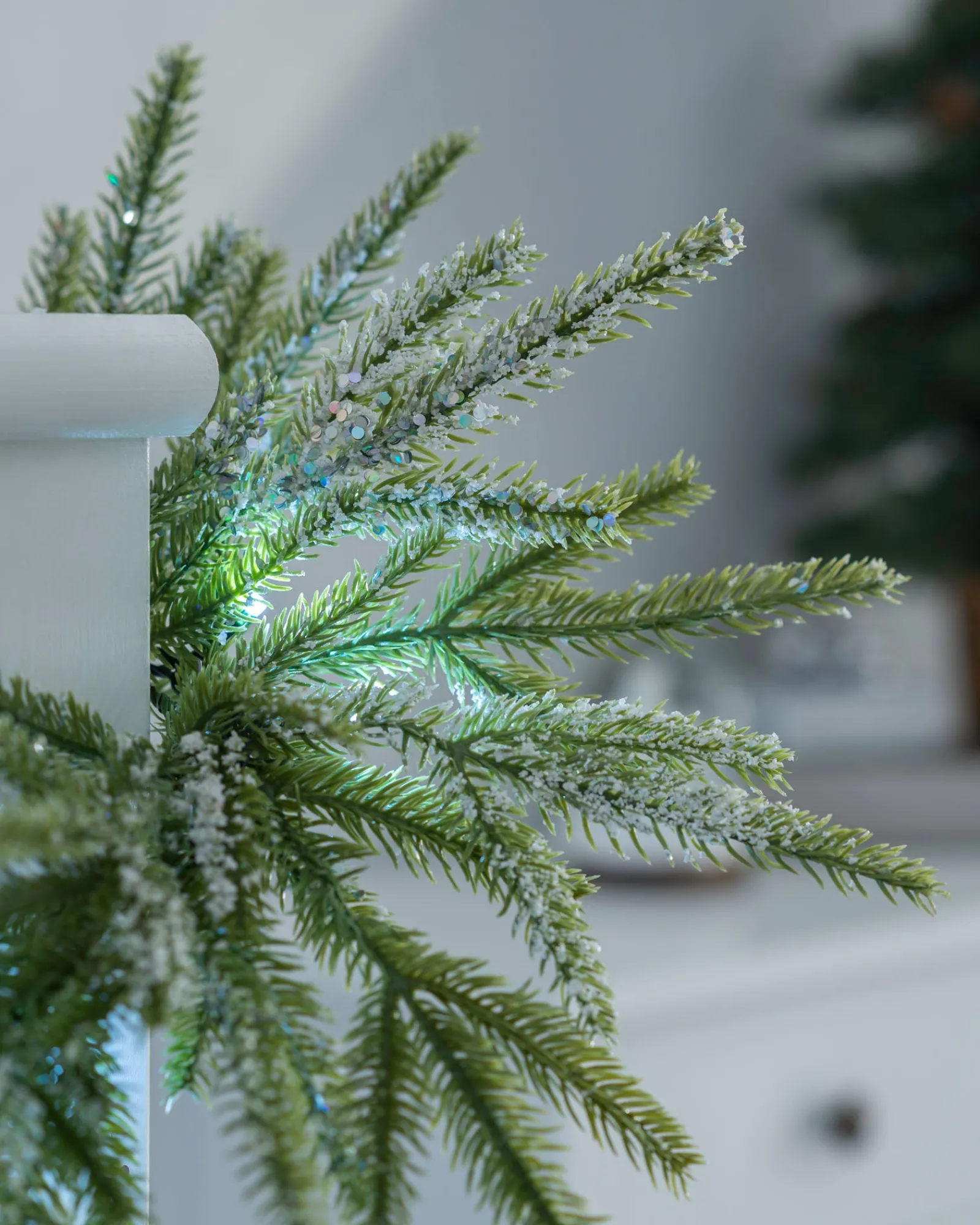 WeRChristmas Pre-Lit Frosted Fir Garland, 9 Ft