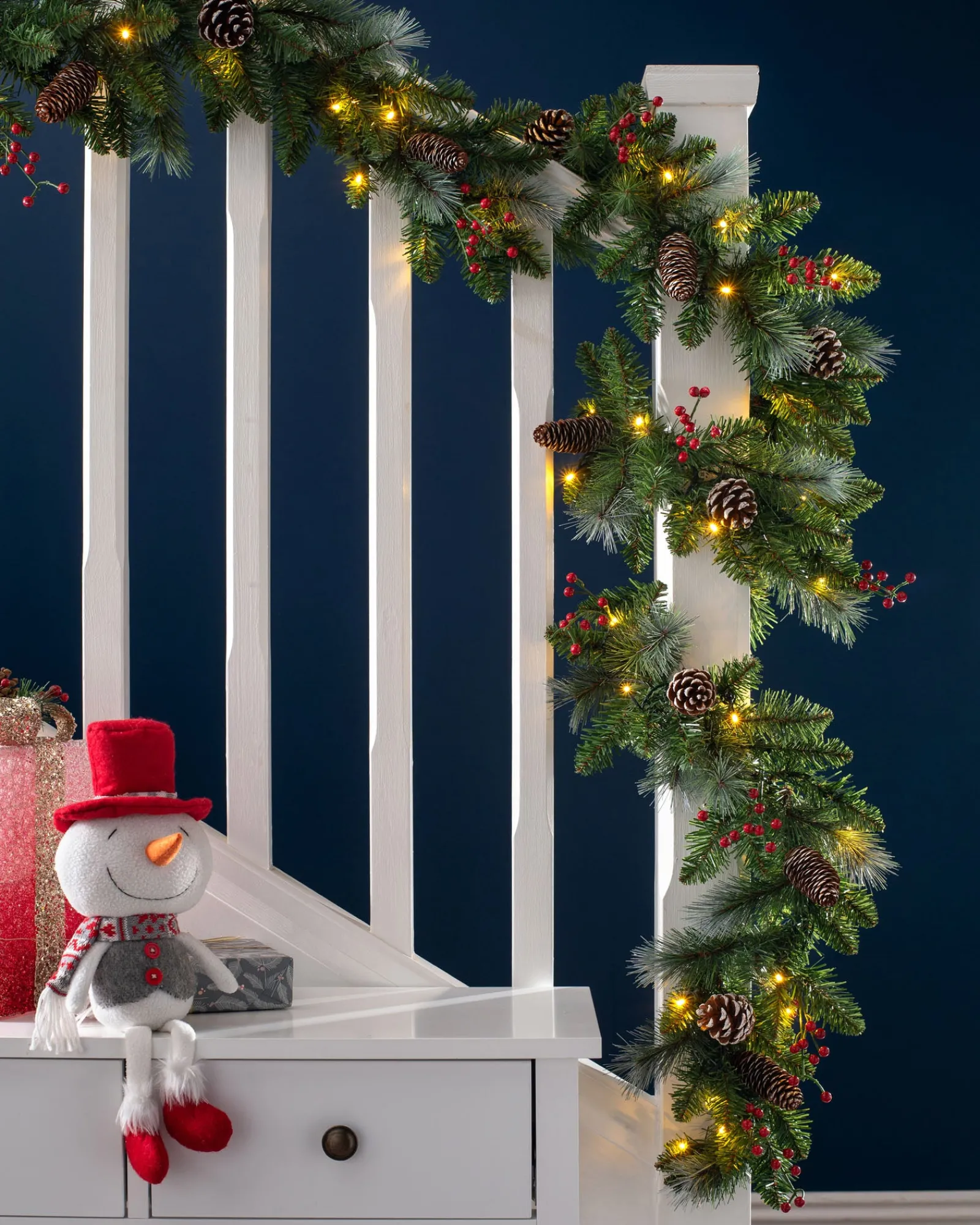 WeRChristmas Pre-Lit Frosted Garland, Pinecones & Berries, 9 Ft