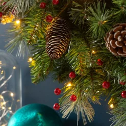 WeRChristmas Pre-Lit Frosted Wreath, Pinecones & Berries, 60 Cm