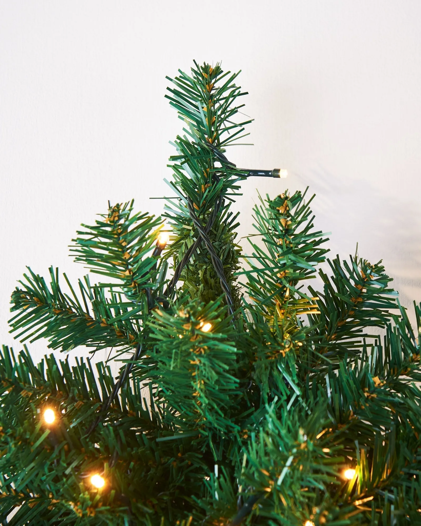 WeRChristmas Pre-Lit Green Wall Mounted Christmas Tree, 3 Ft