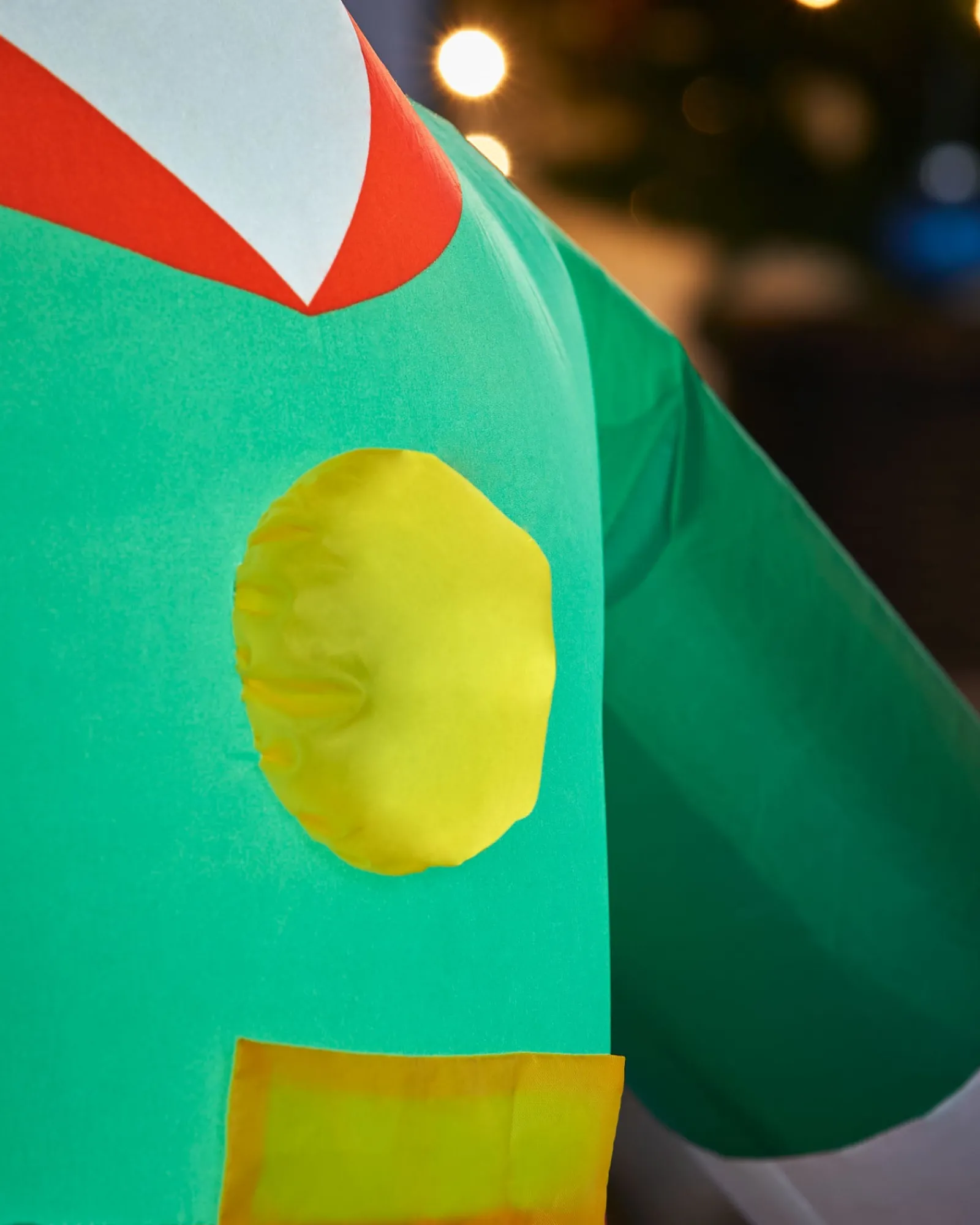 WeRChristmas Pre-Lit Inflatable Elf, 5 Ft