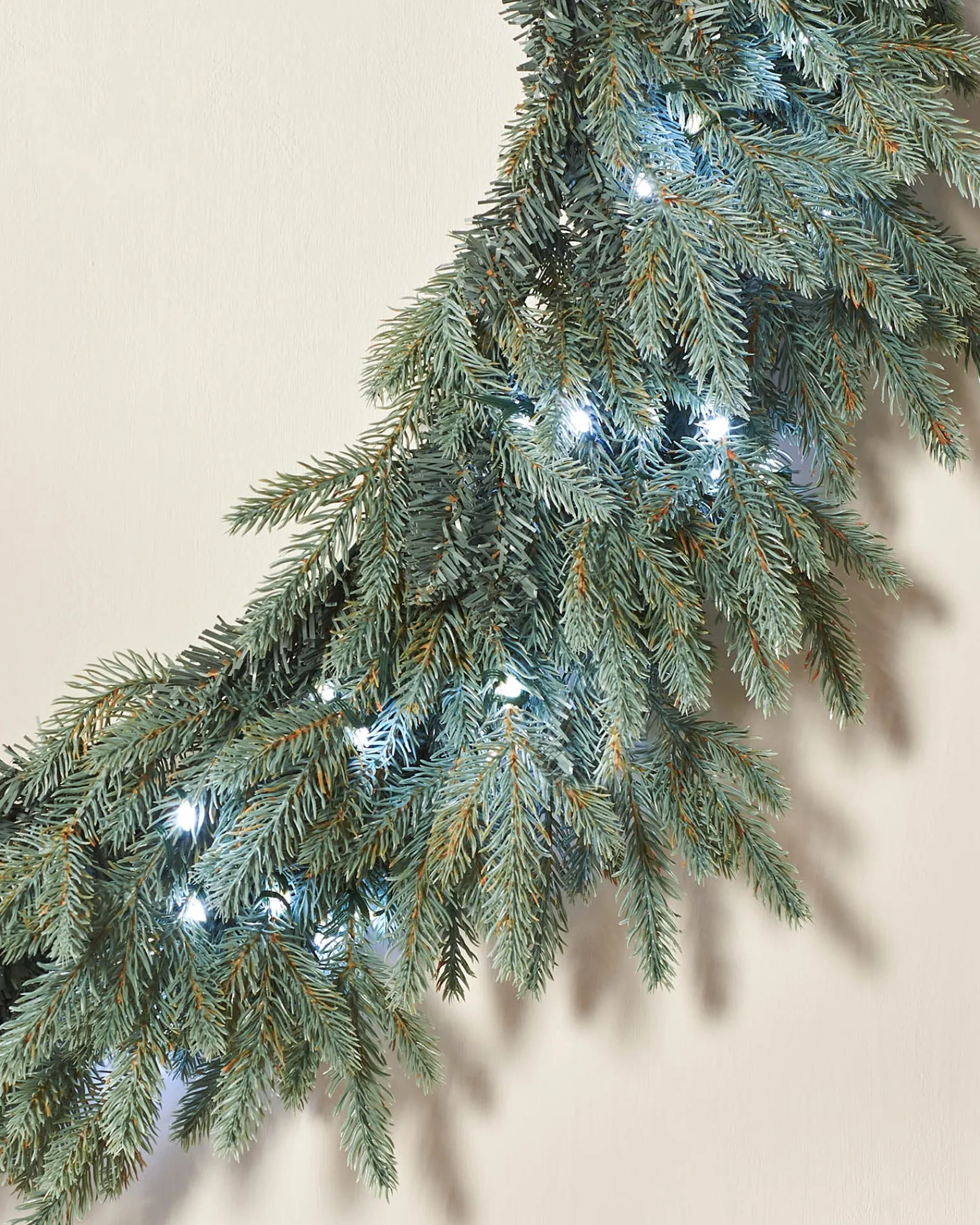 WeRChristmas Pre-Lit Mixed Pine Blue Wreath, 1 M