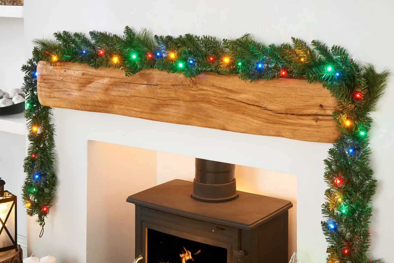 WeRChristmas Pre-Lit Multi-Coloured LEDs Garland, 9 Ft