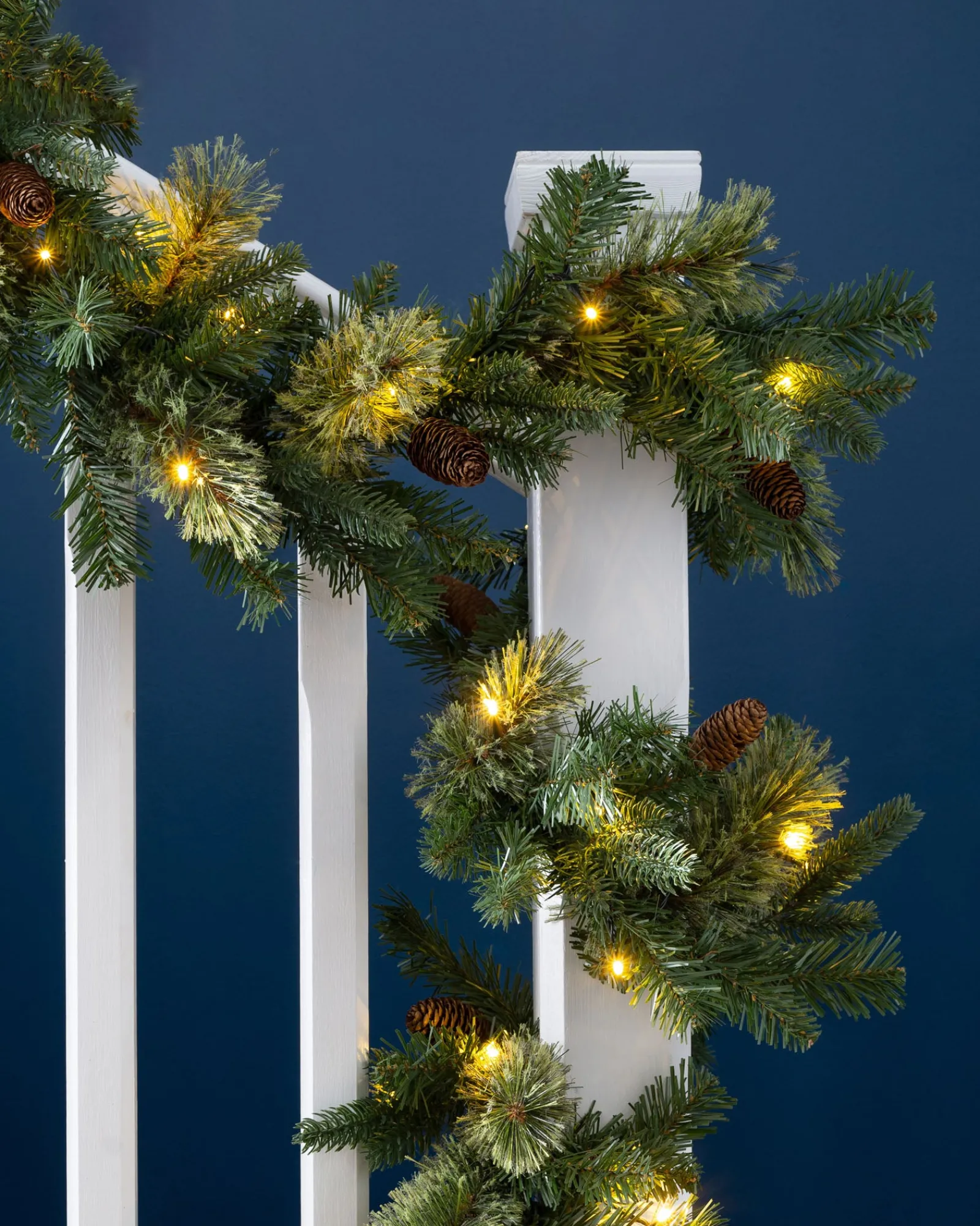 WeRChristmas Pre-Lit Natural Pine Garland, 9 Ft