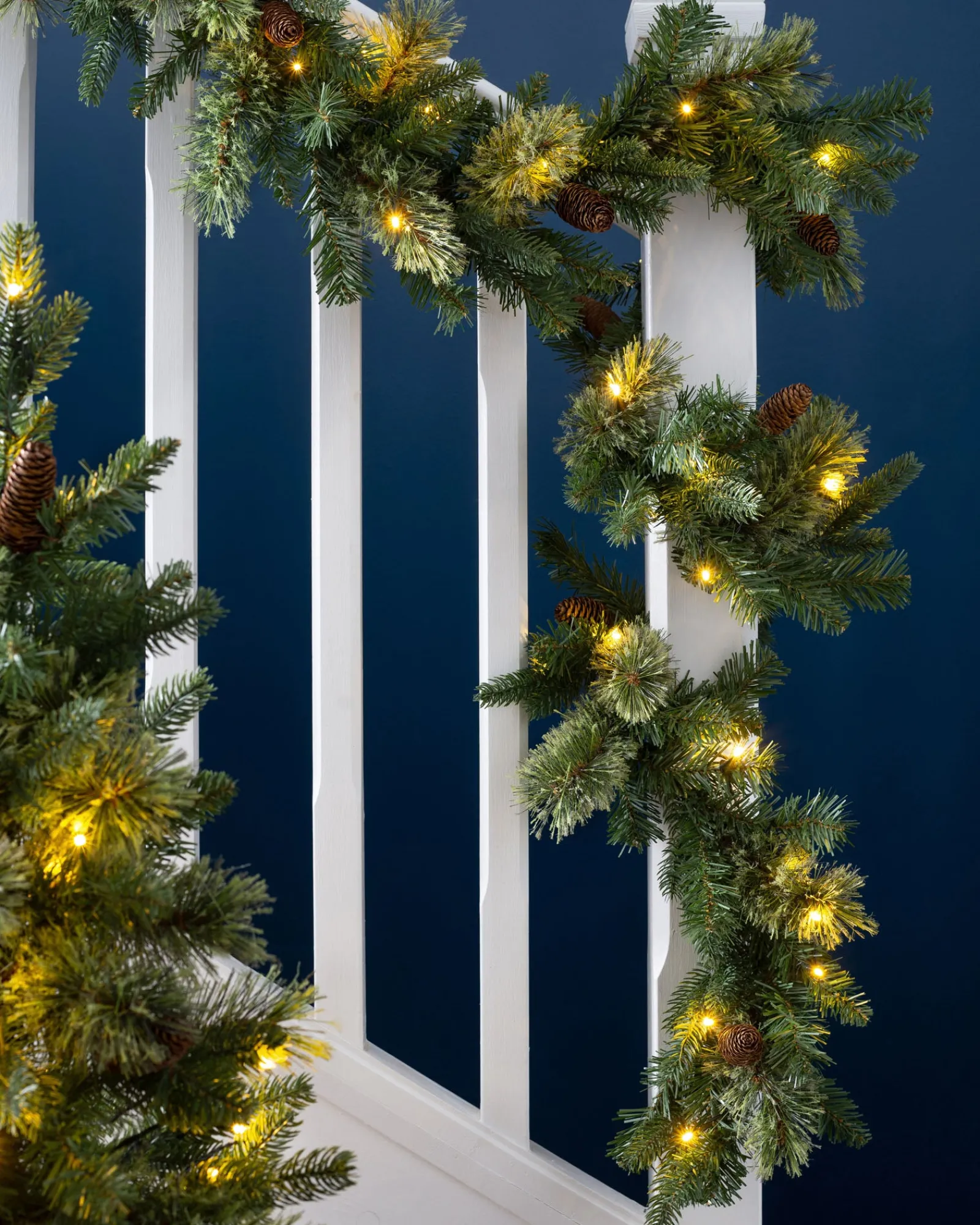 WeRChristmas Pre-Lit Natural Pine Garland, 9 Ft