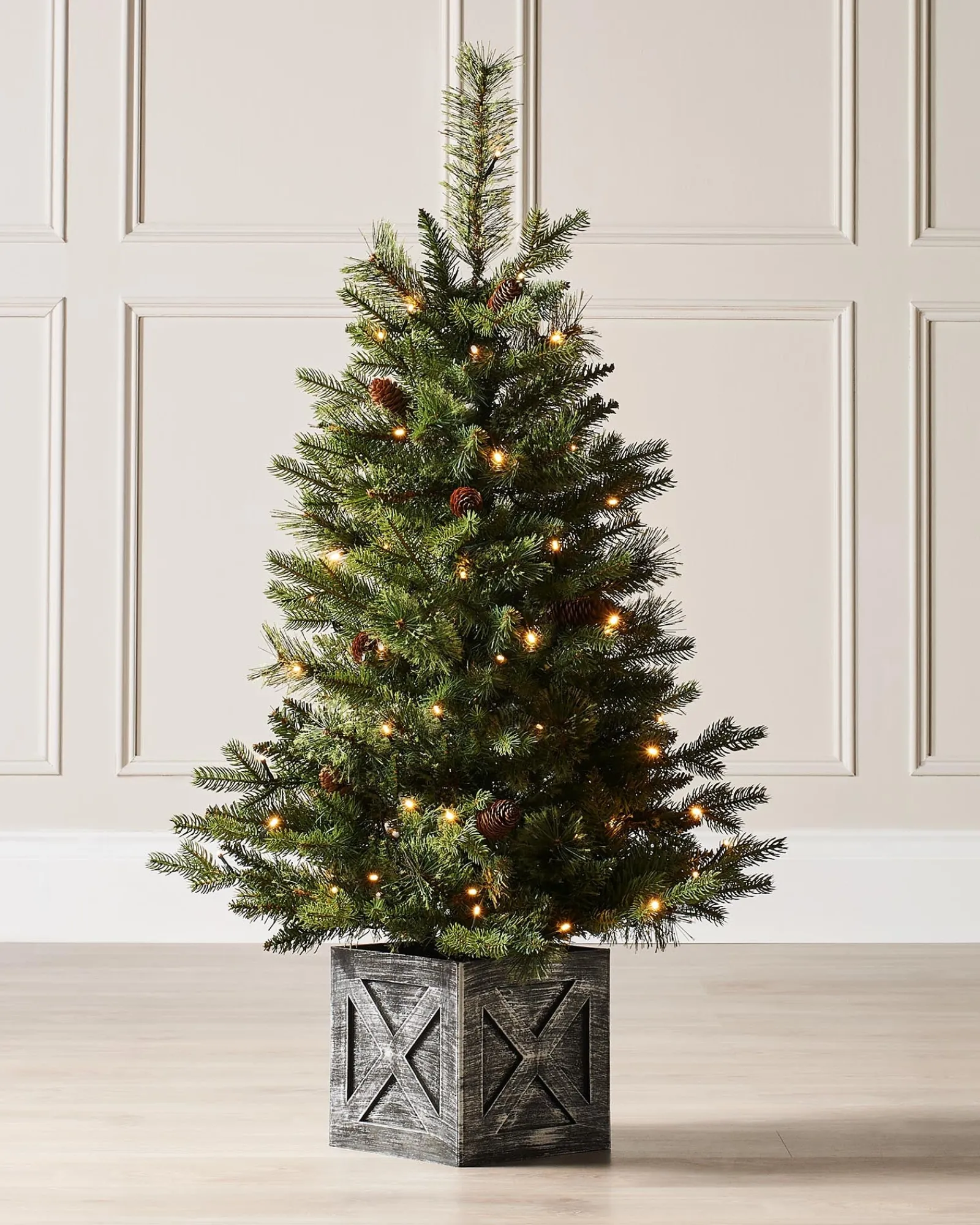 WeRChristmas Pre-Lit Natural Pine Potted Christmas Tree, 3.5 Ft