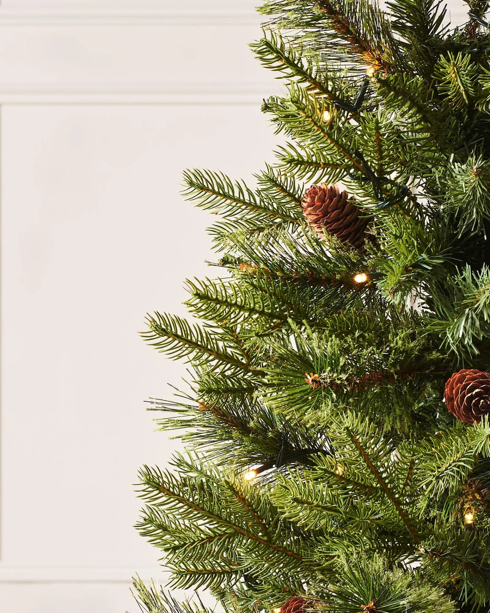 WeRChristmas Pre-Lit Natural Pine Potted Christmas Tree, 3.5 Ft