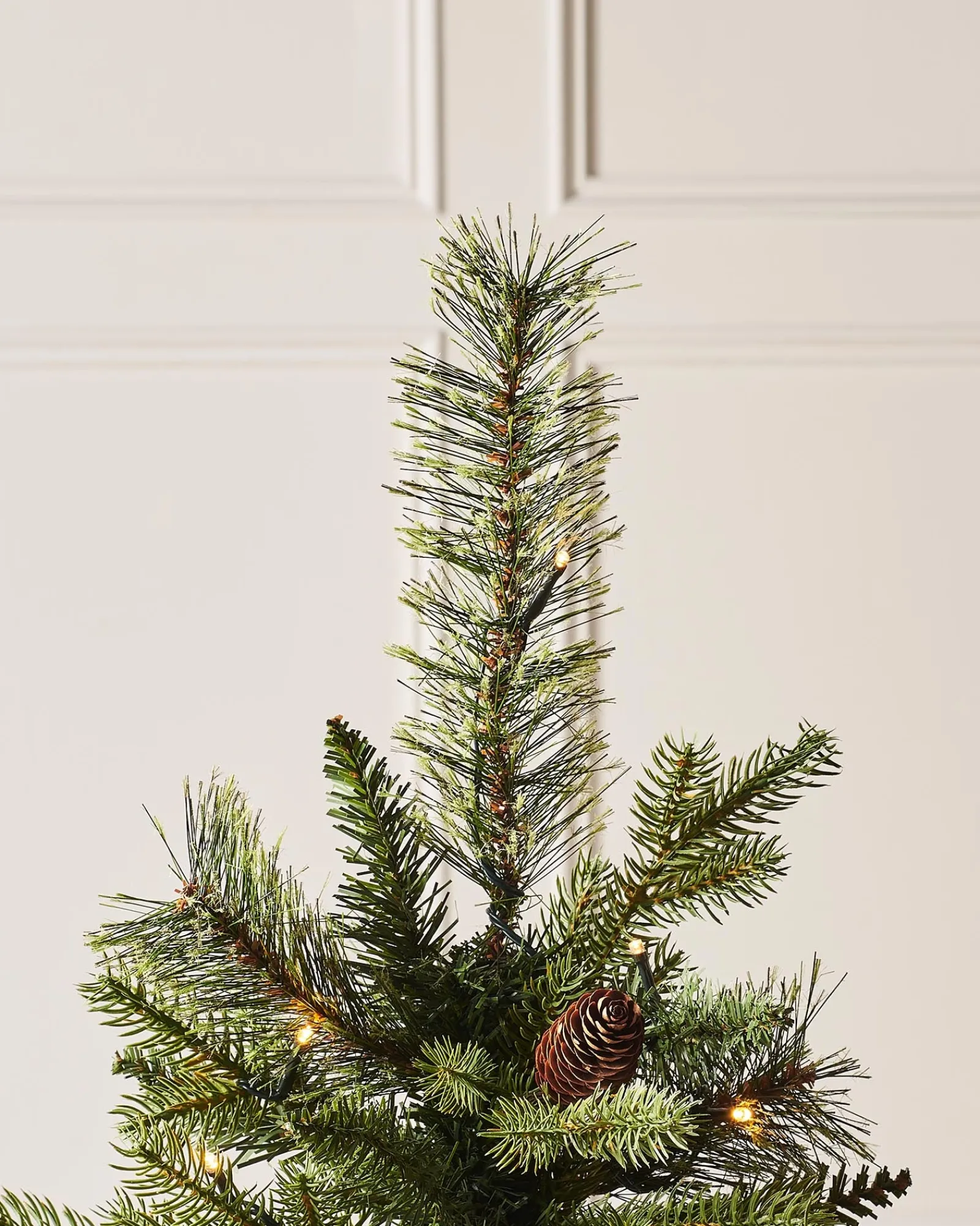 WeRChristmas Pre-Lit Natural Pine Potted Christmas Tree, 3.5 Ft