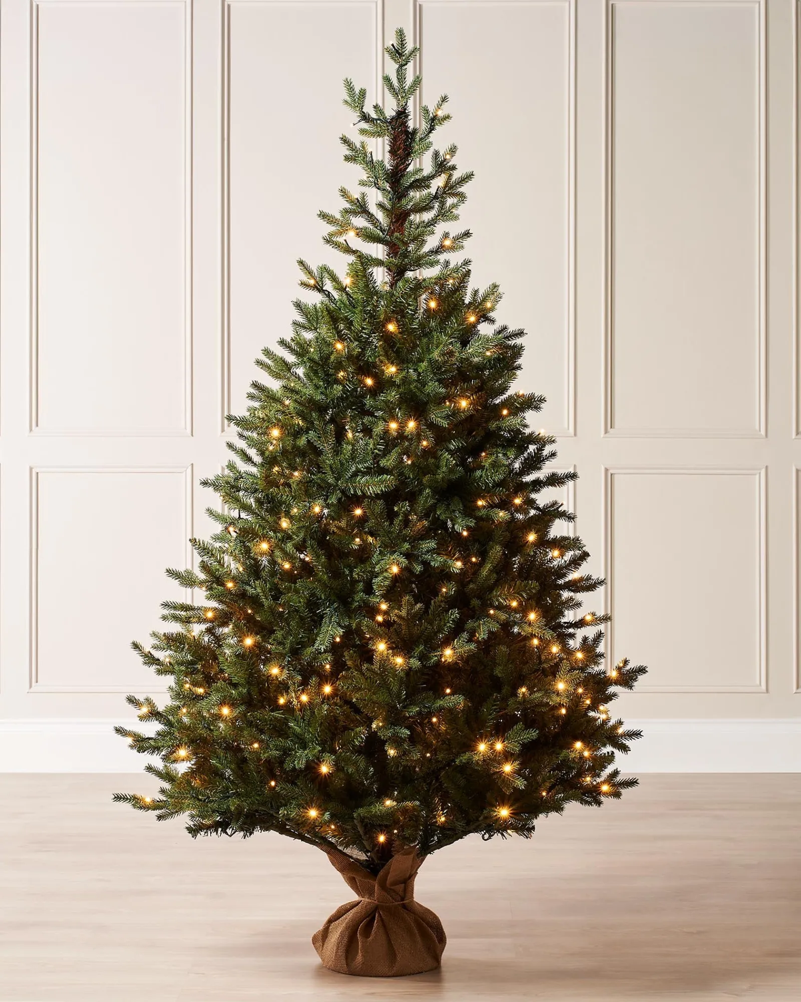 WeRChristmas Pre-Lit Norway Spruce Potted Christmas Tree, 5 Ft