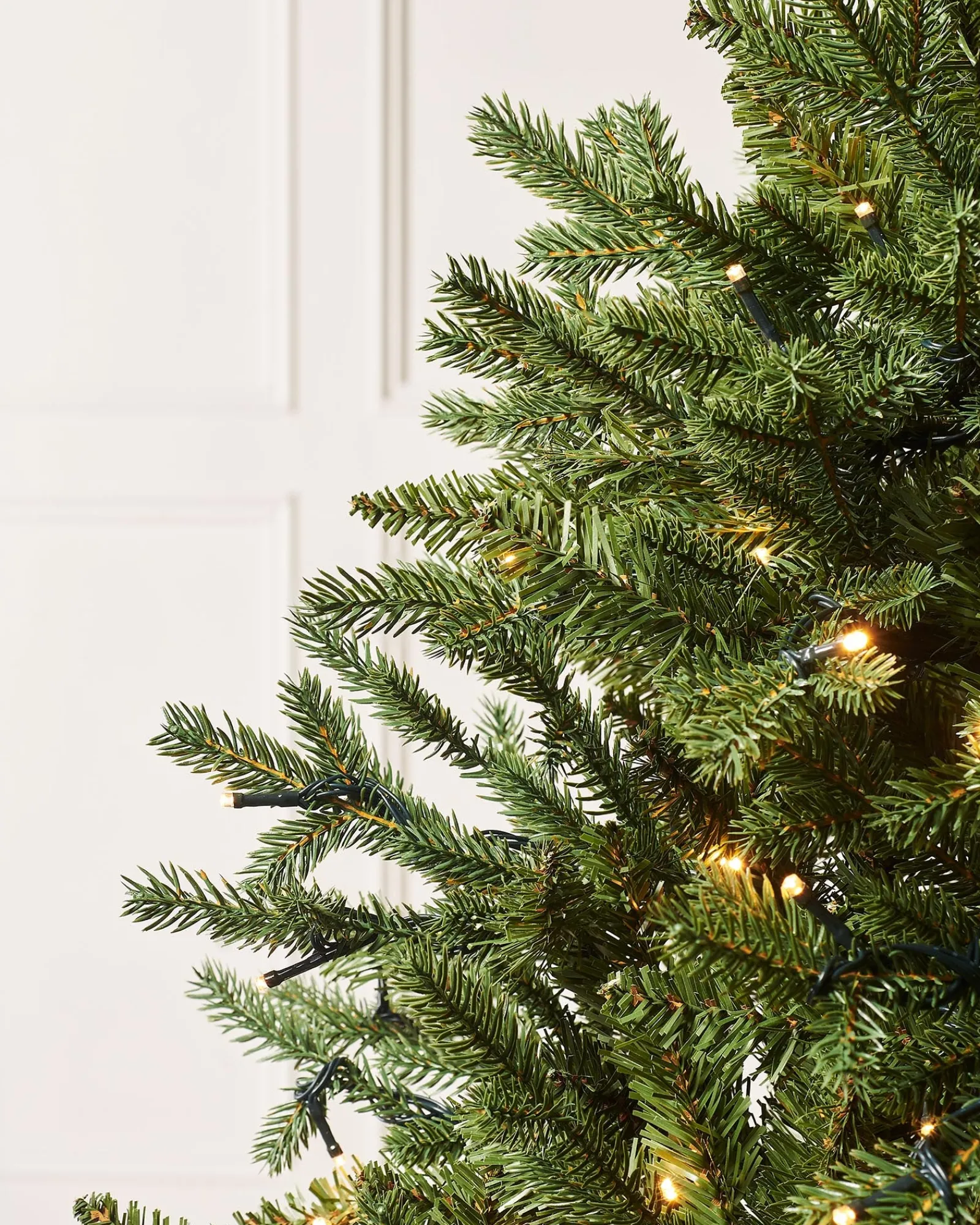 WeRChristmas Pre-Lit Norway Spruce Potted Christmas Tree, 5 Ft