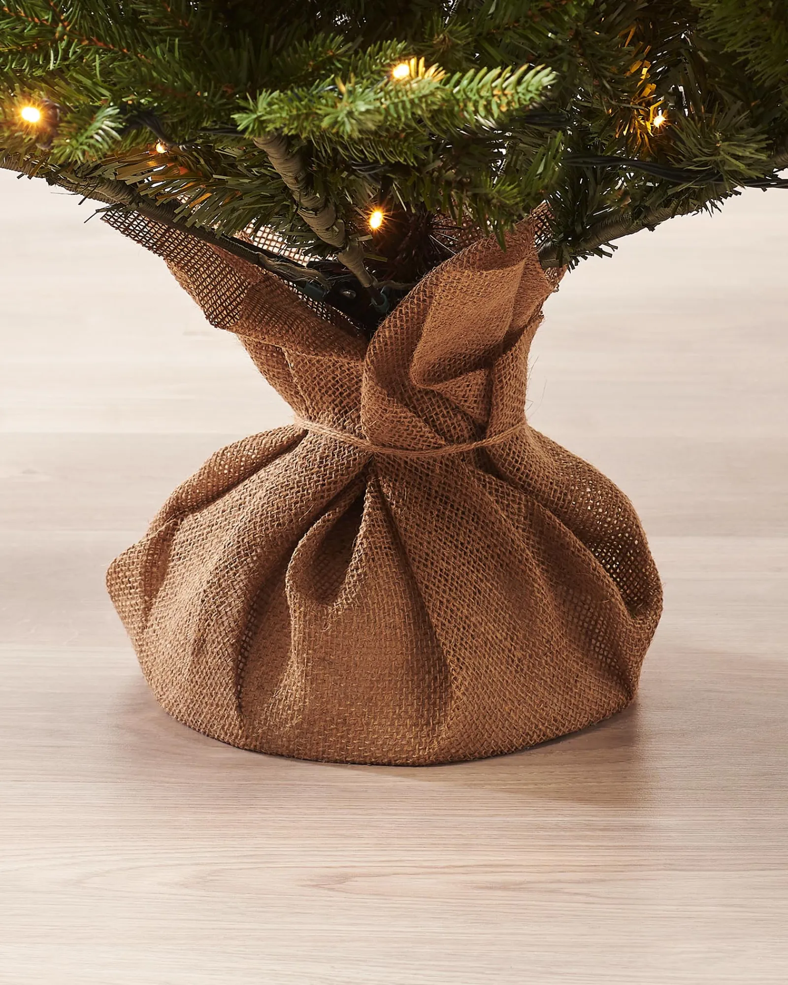 WeRChristmas Pre-Lit Norway Spruce Potted Christmas Tree, 6 Ft