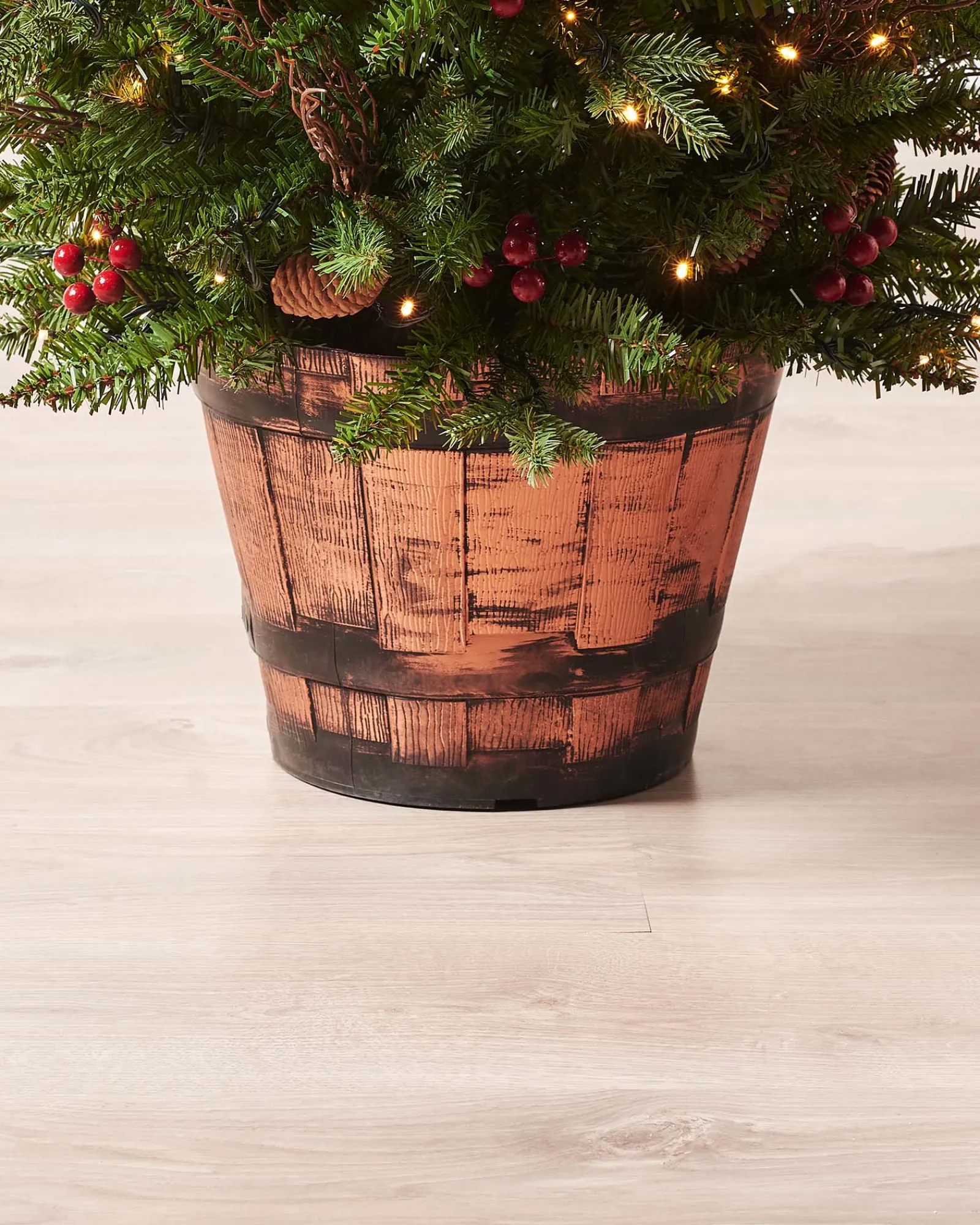 WeRChristmas Pre-Lit Pines & Berries Potted Christmas Tree, 4.5 Ft