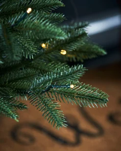 WeRChristmas Pre-Lit Potted Alaskan Fir Christmas Tree, 4 Ft