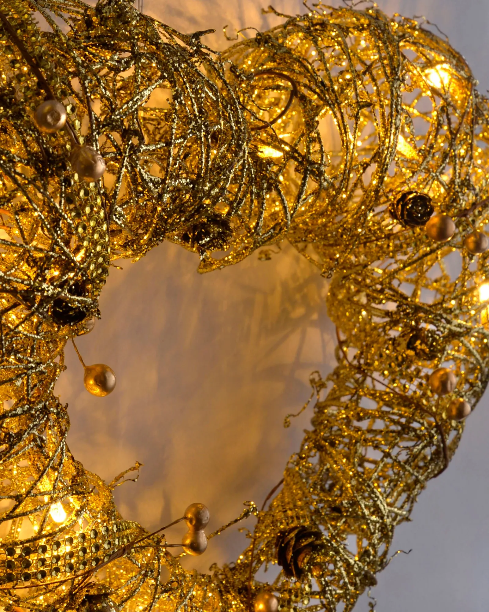 WeRChristmas Pre-Lit Rattan Heart Wreath, 33 Cm