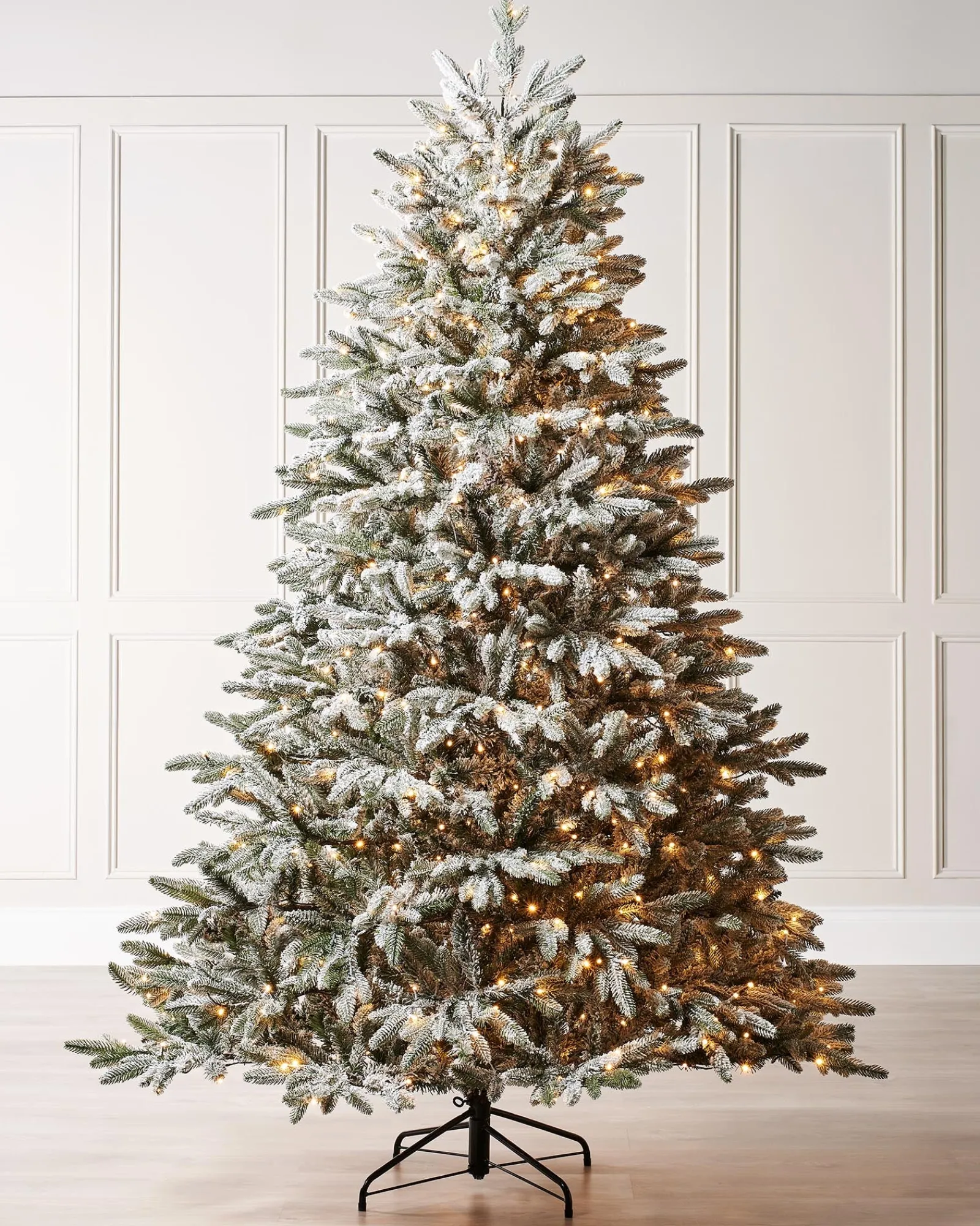 WeRChristmas Pre-Lit Snow Flocked Christmas Tree, 7.5 Ft