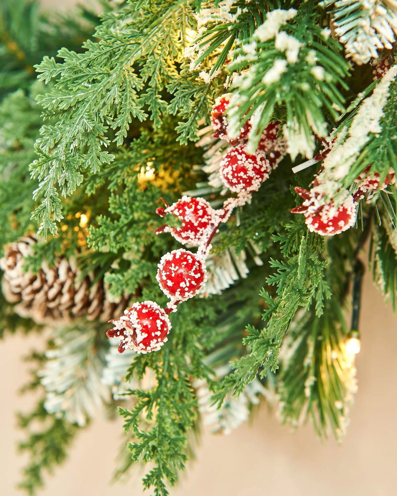 WeRChristmas Pre-Lit Snow Flocked Mixed Tip Wreath, 60 Cm