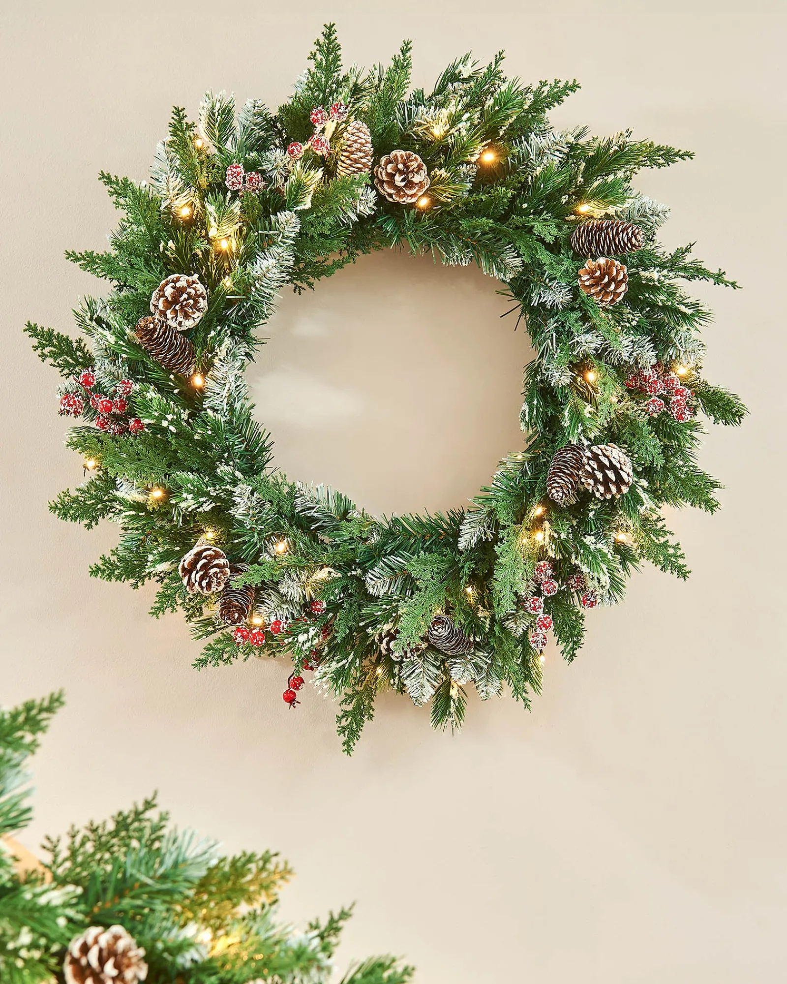 WeRChristmas Pre-Lit Snow Flocked Mixed Tip Wreath, 60 Cm