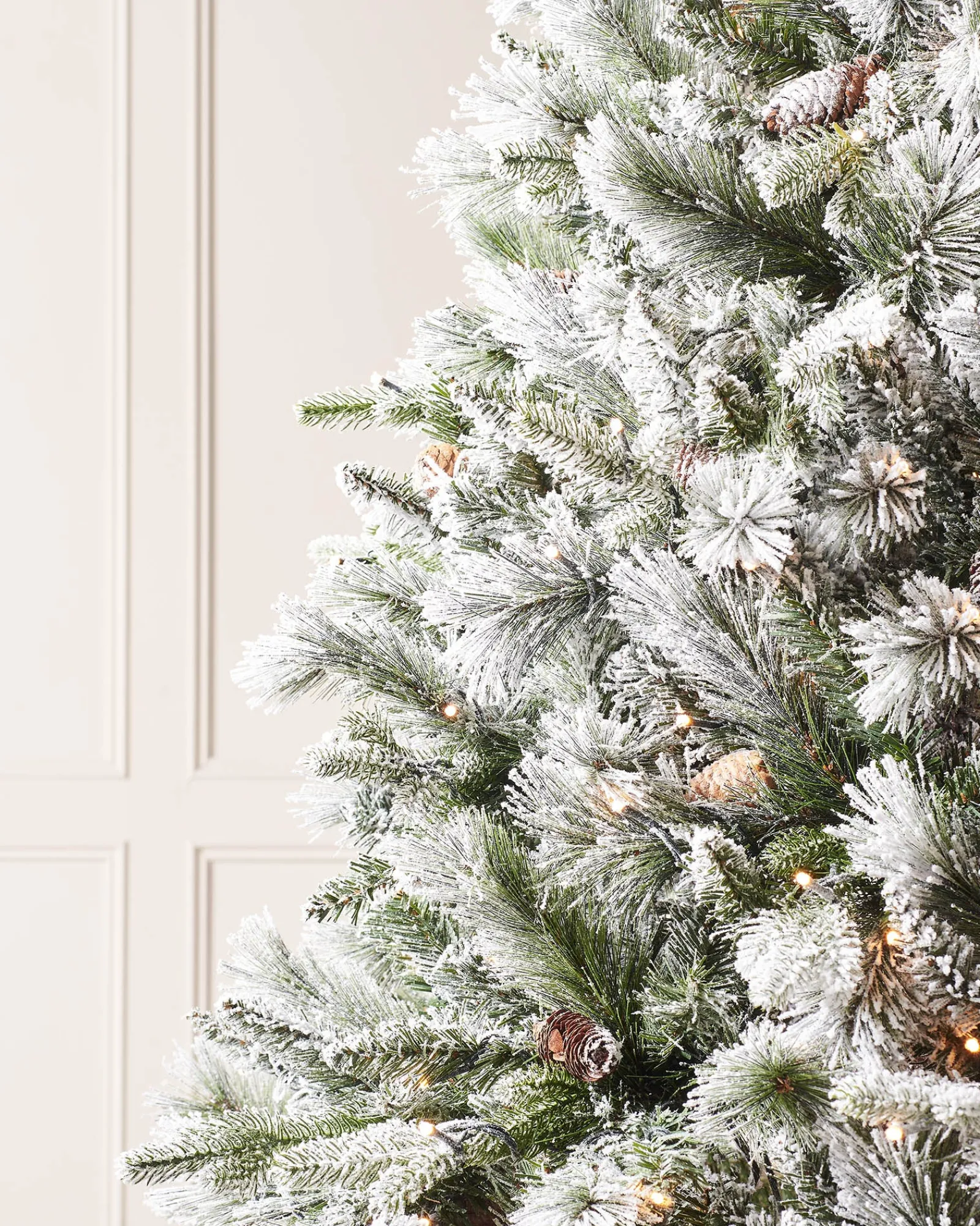 WeRChristmas Pre-Lit Snow Flocked Mixed Pine Christmas Tree, 6 Ft