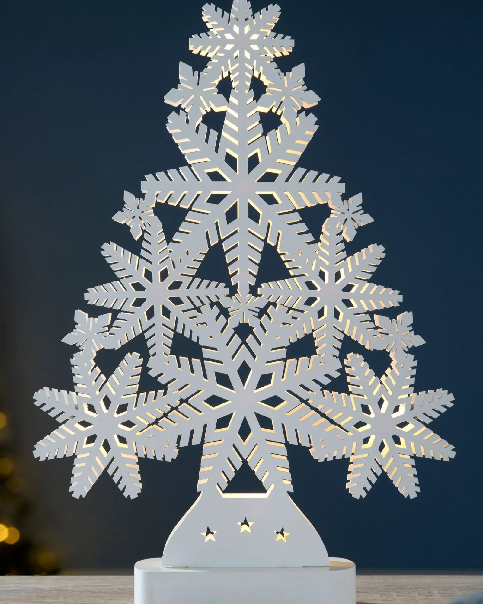 WeRChristmas Pre-Lit Snowflake Tree Table Christmas Decoration, 39.5 Cm