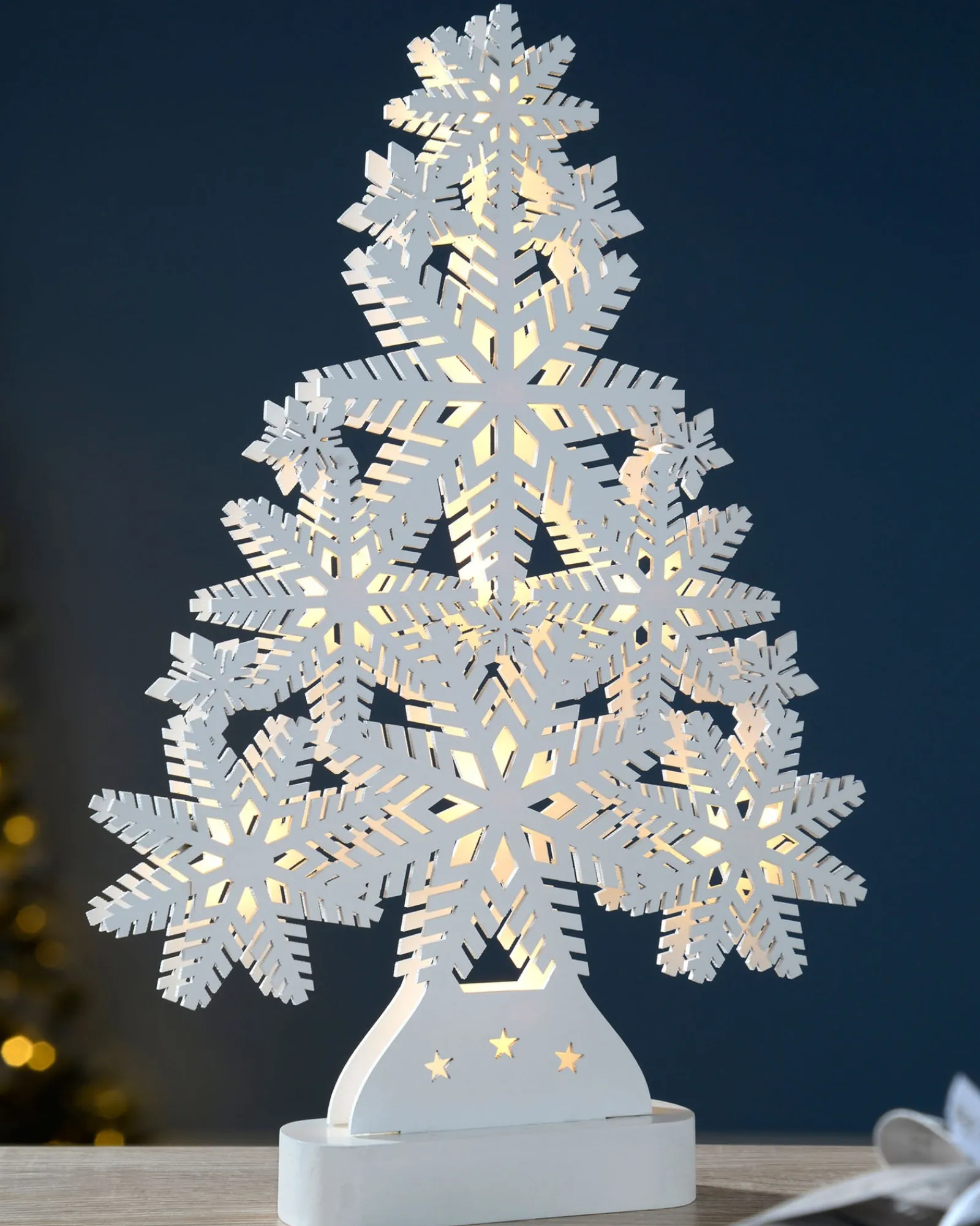 WeRChristmas Pre-Lit Snowflake Tree Table Christmas Decoration, 39.5 Cm