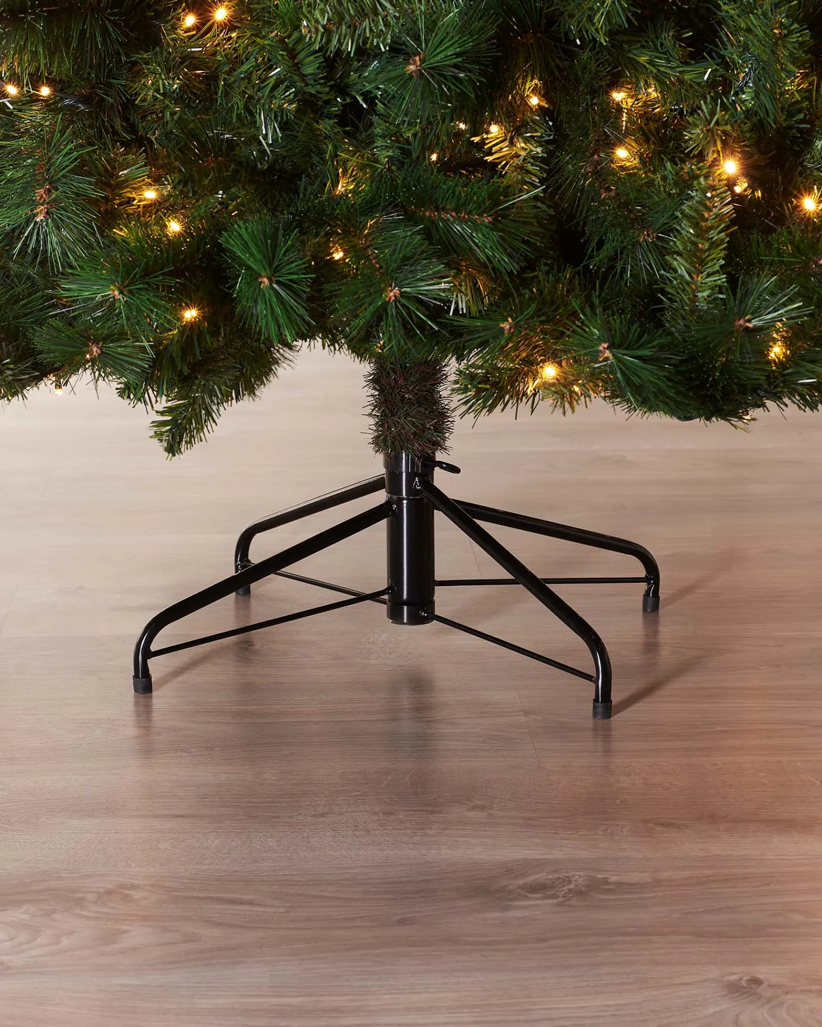 WeRChristmas Pre-Lit Victorian Pine Christmas Tree, 6 Ft