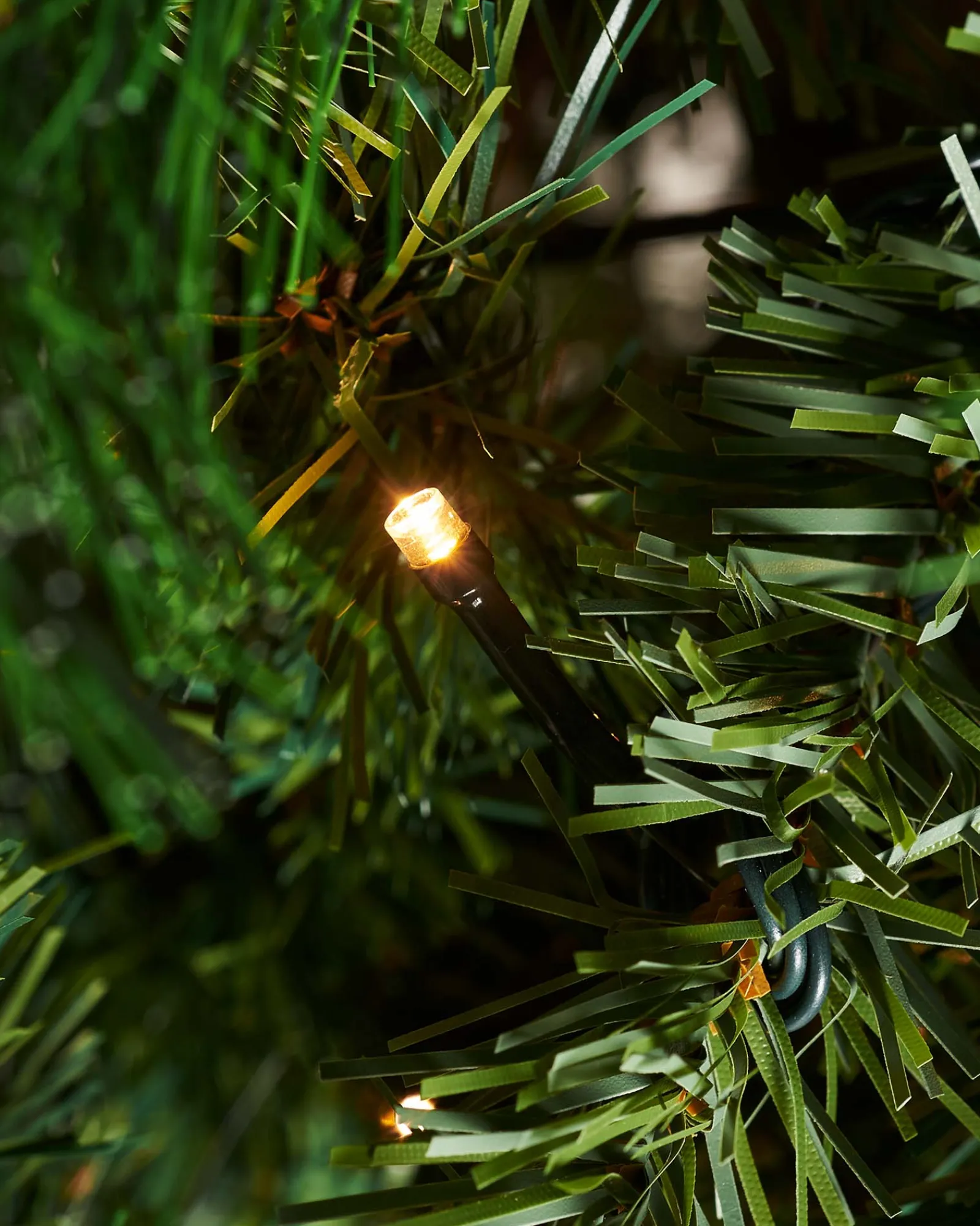WeRChristmas Pre-Lit Victorian Pine Christmas Tree, 6 Ft