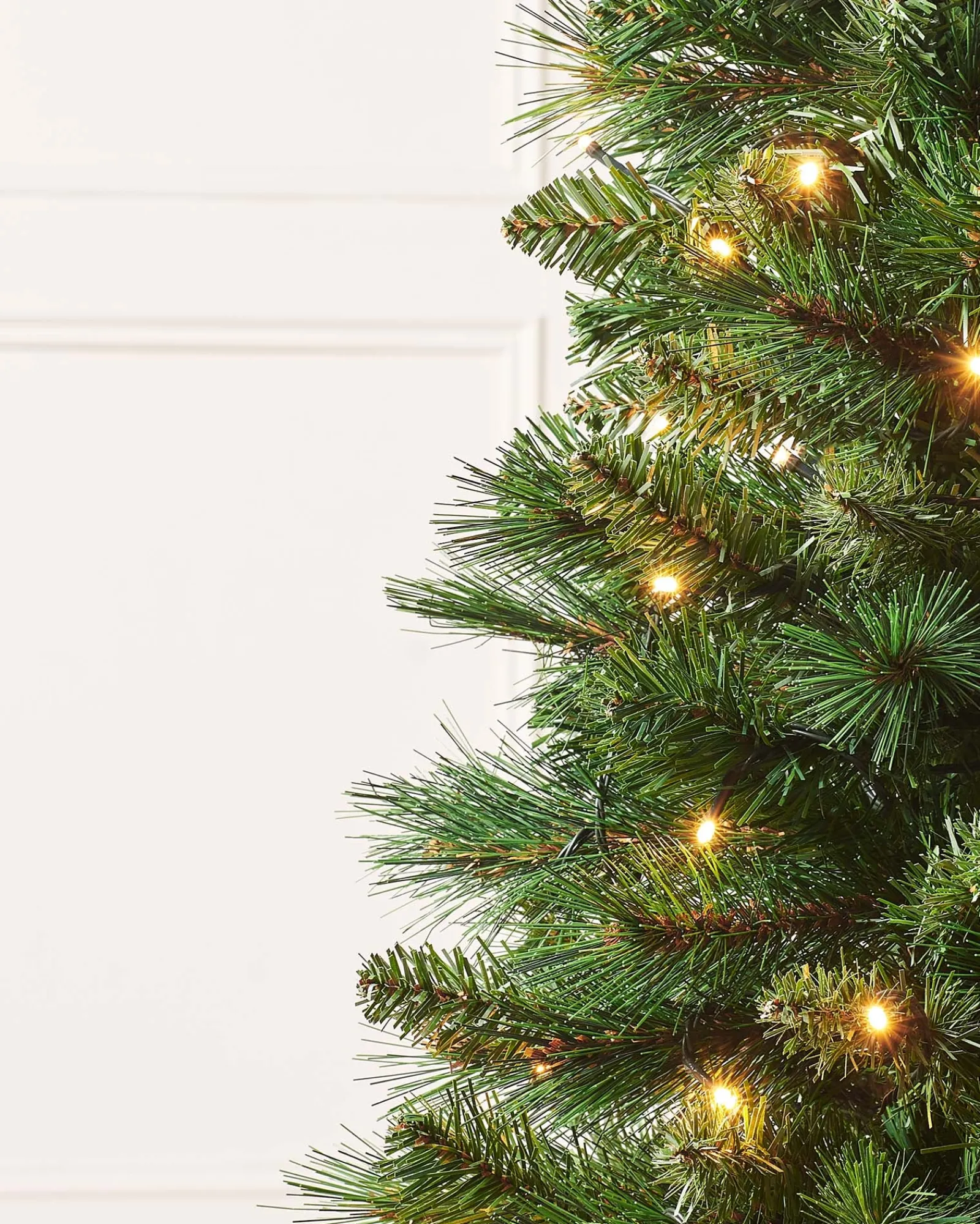 WeRChristmas Pre-Lit Victorian Pine Christmas Tree, 4 Ft