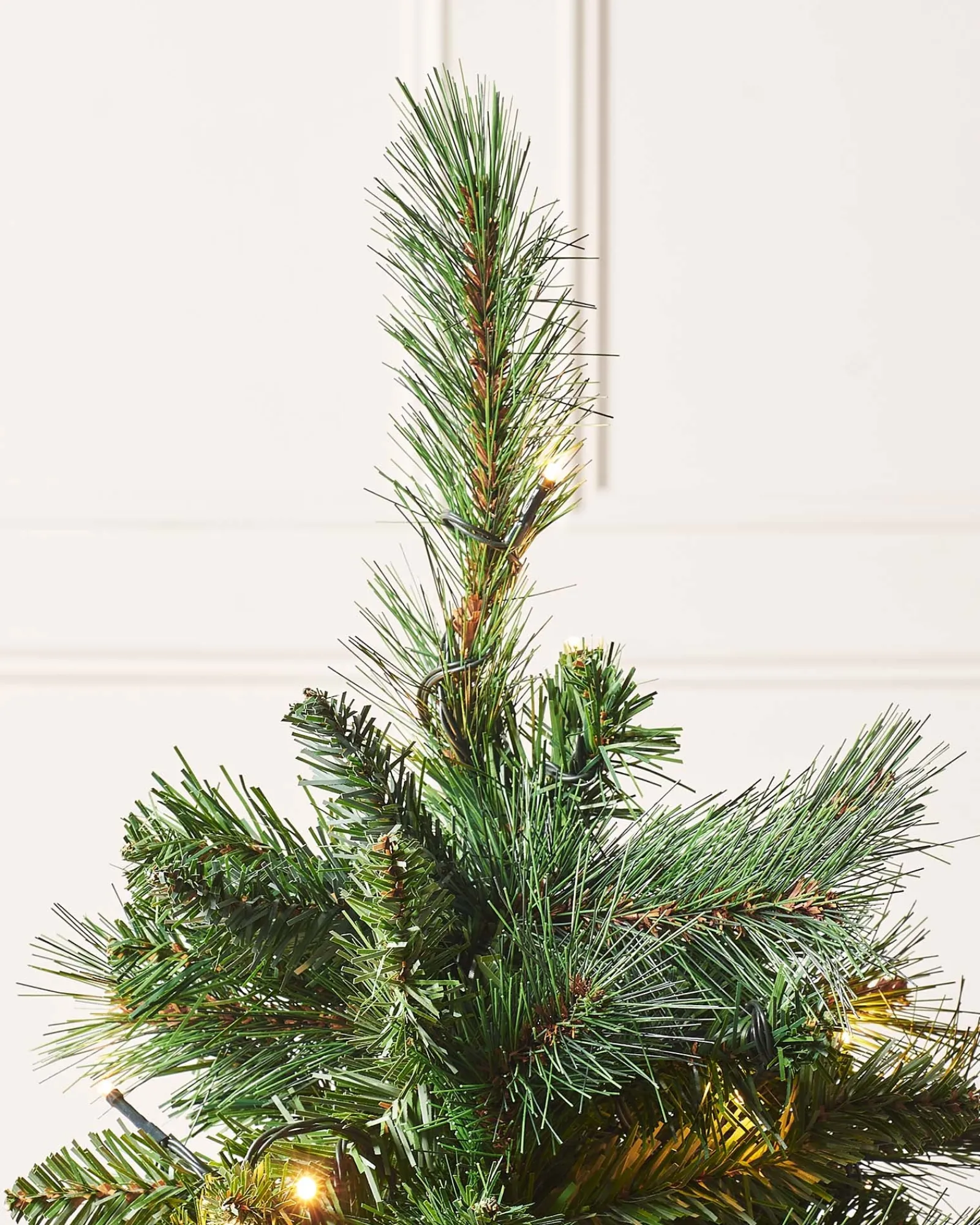 WeRChristmas Pre-Lit Victorian Pine Christmas Tree, 4 Ft