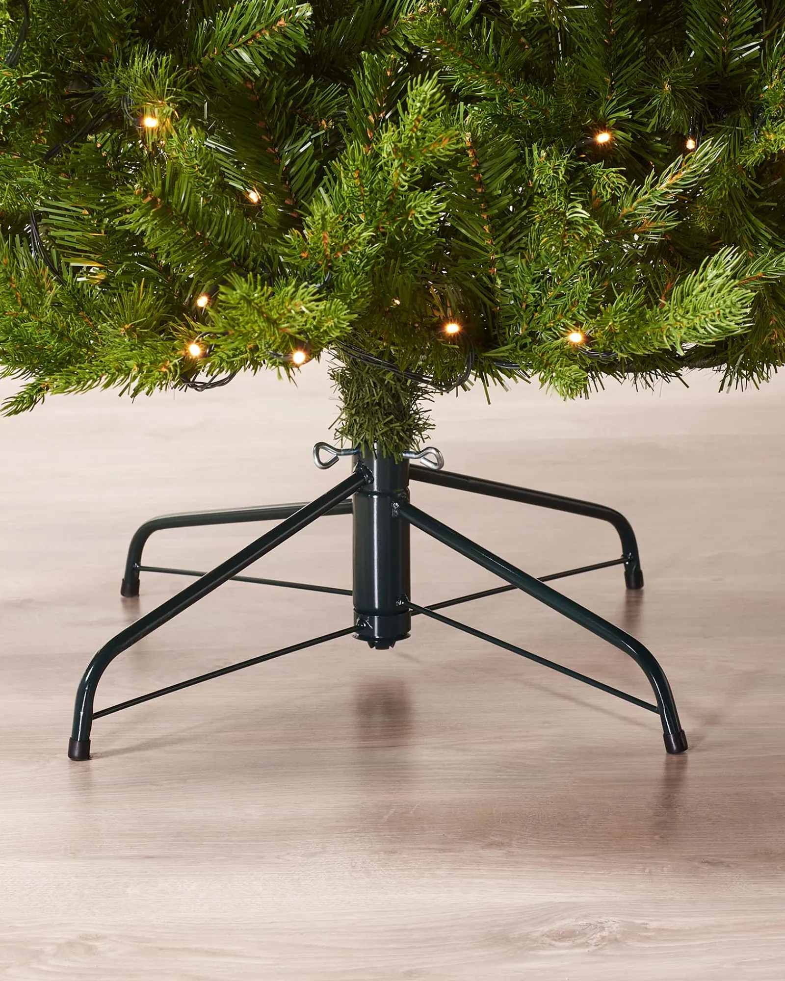 WeRChristmas Pre-Lit Windsor Fir Christmas Tree, 6 Ft