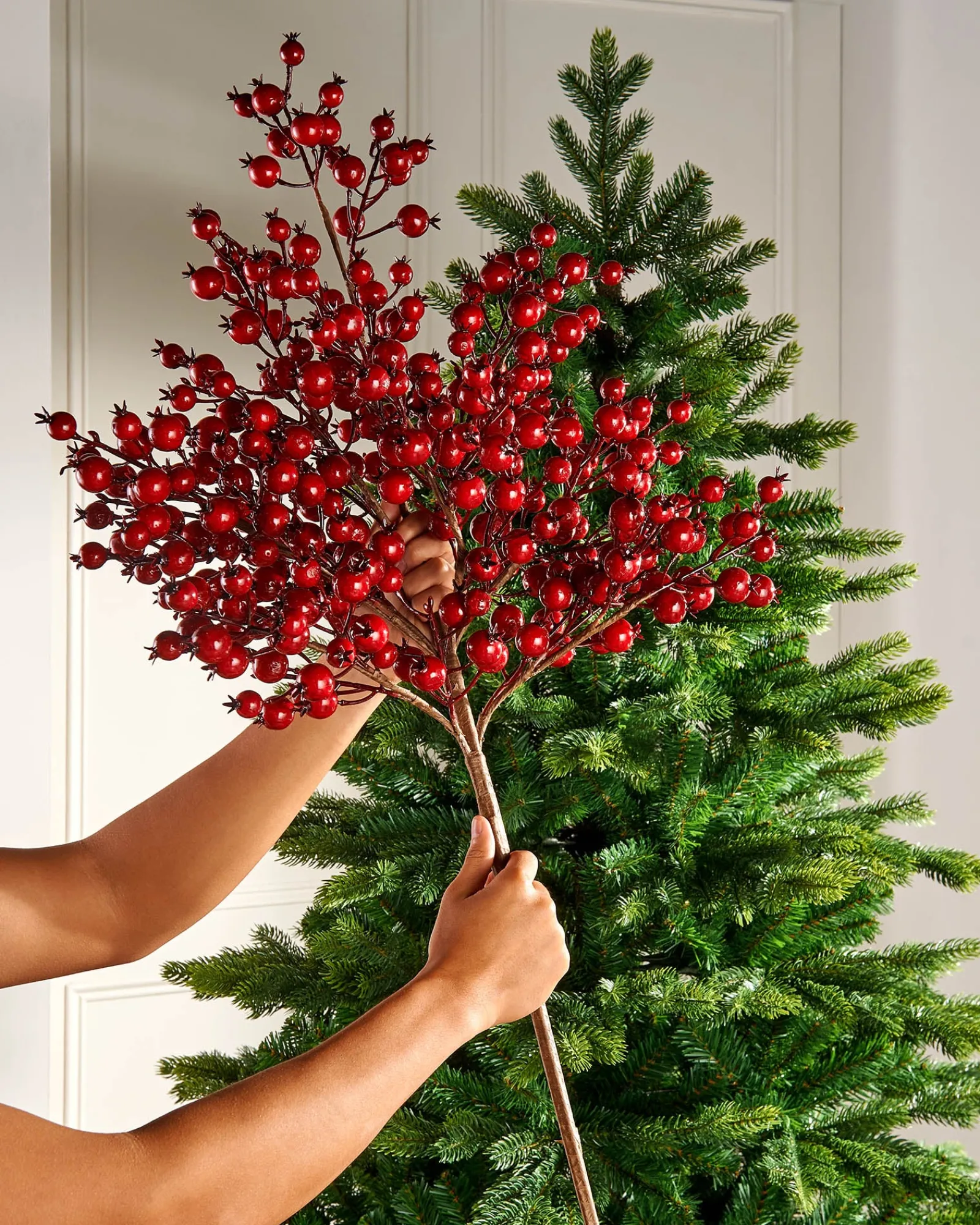 WeRChristmas Red Berry Tree Topper, 90 Cm