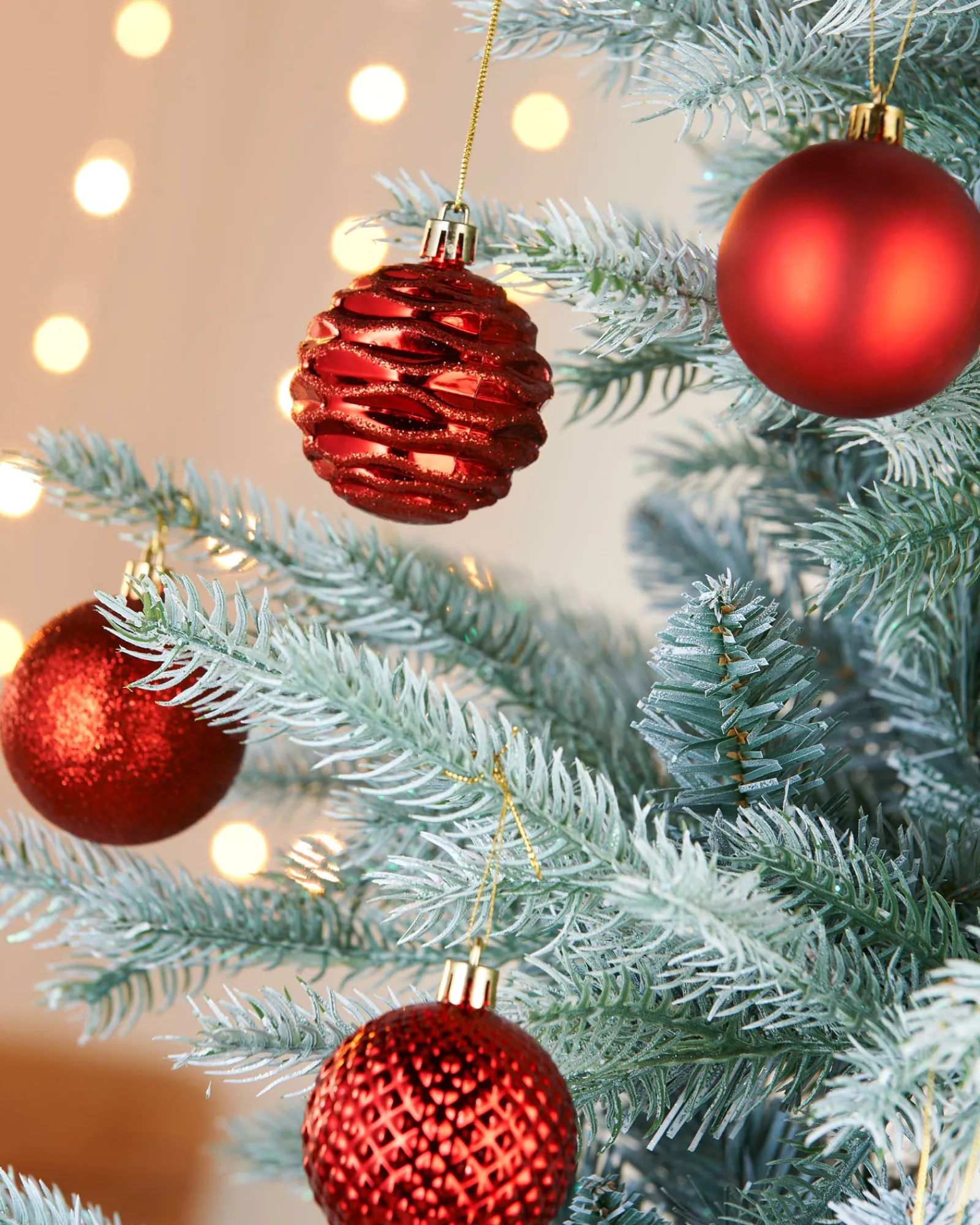 WeRChristmas Red Shatterproof Baubles, 50 Pack, 6 Cm