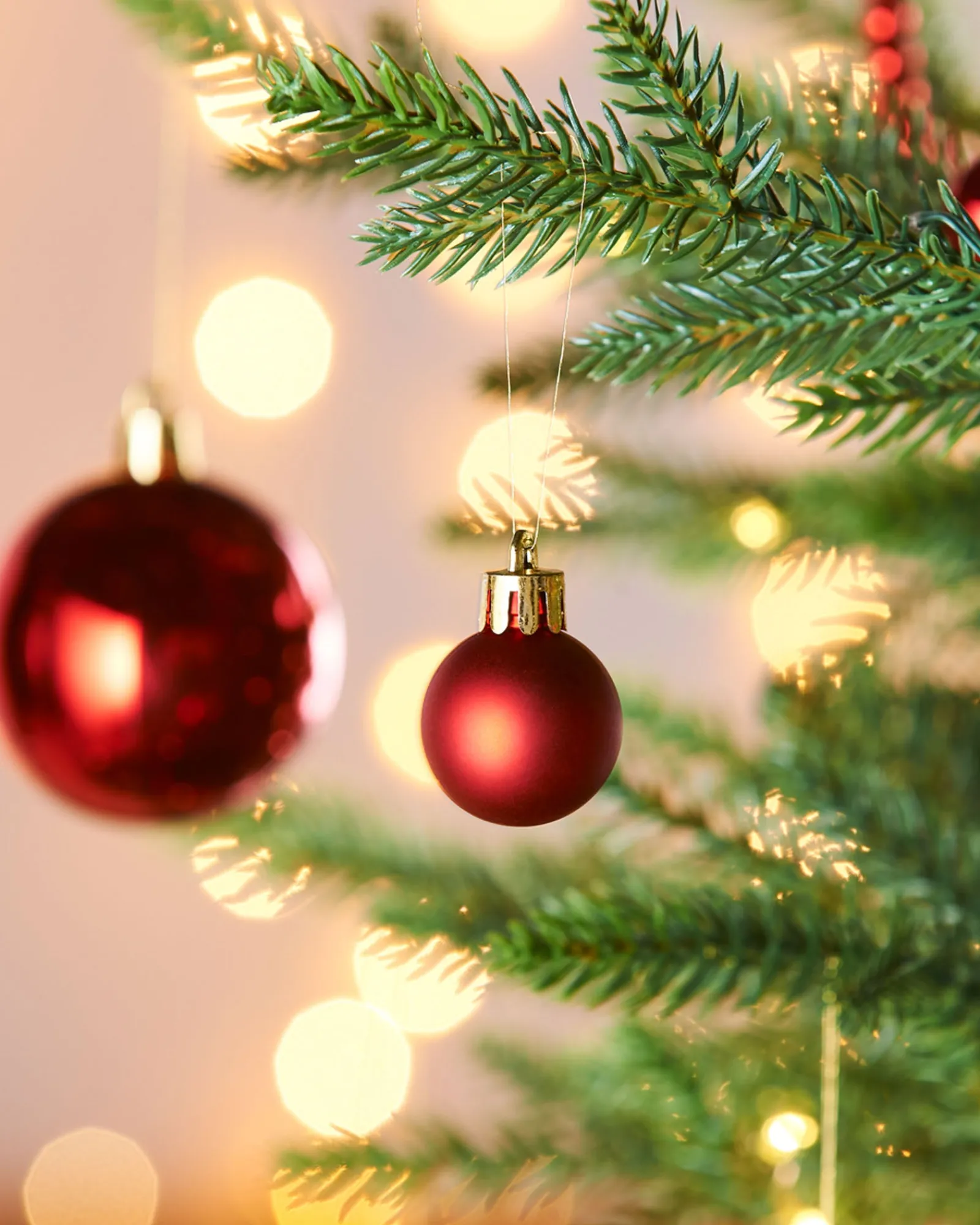 WeRChristmas Red Shatterproof Baubles, 36 Pack, 3 Cm
