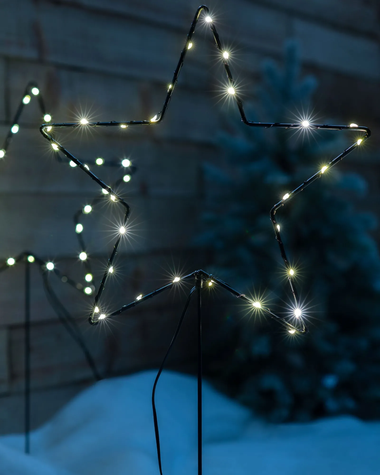 WeRChristmas Set Of 4 Pre-Lit Star Pathway Lights, 65 Cm