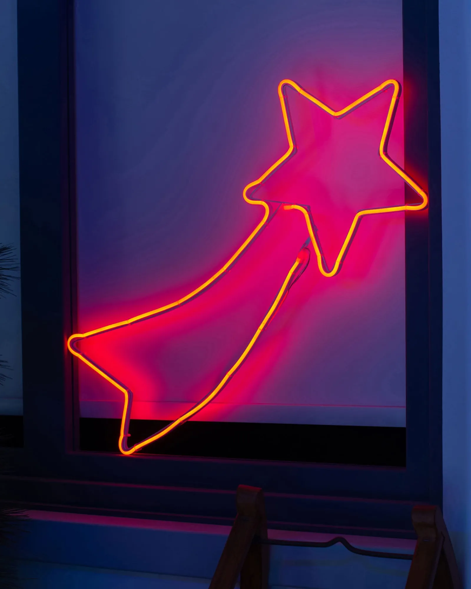 WeRChristmas Shooting Star Neon Rope Light Silhouette, 70 Cm