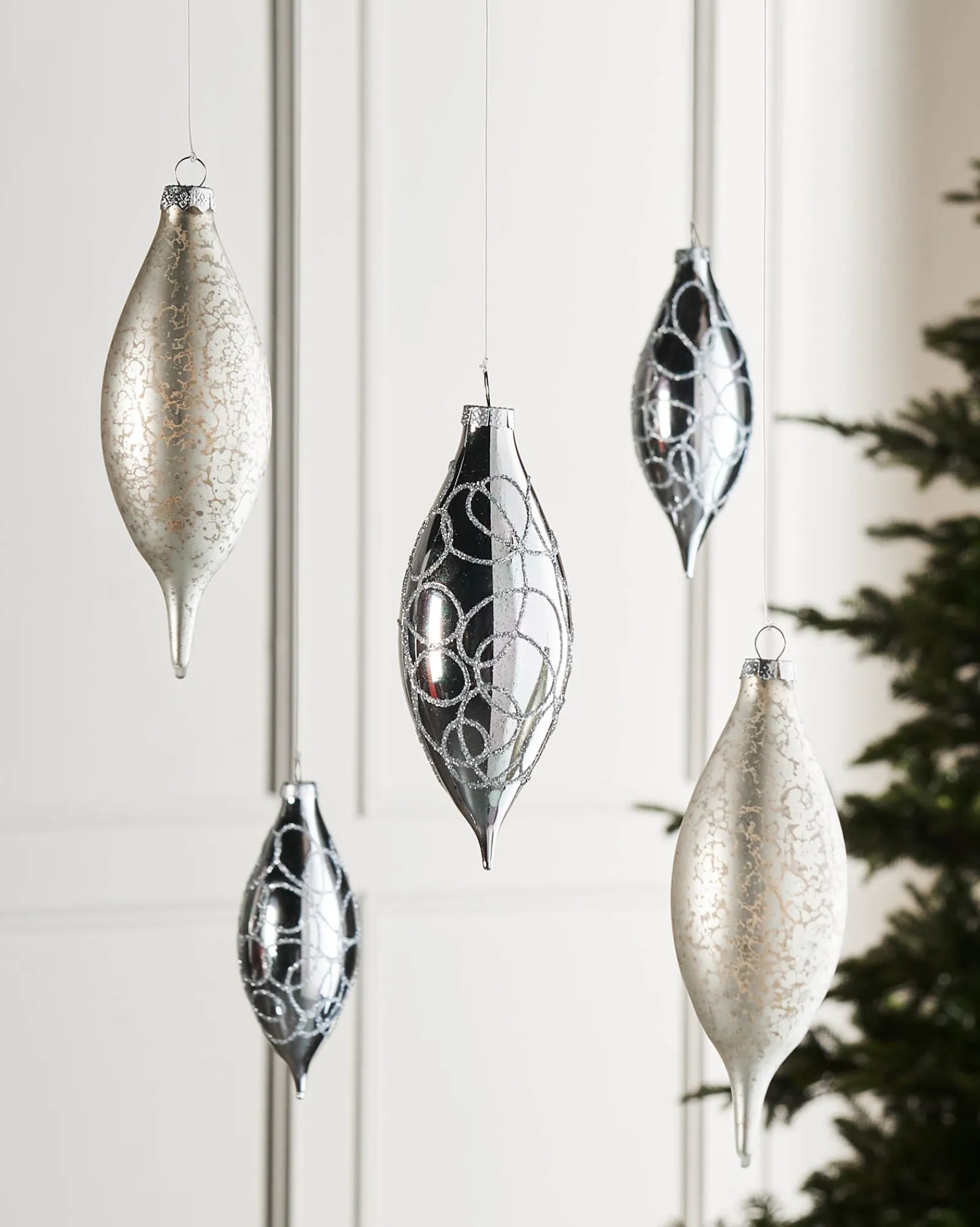 WeRChristmas Silver Glass Baubles, 5 Pack, 15 Cm