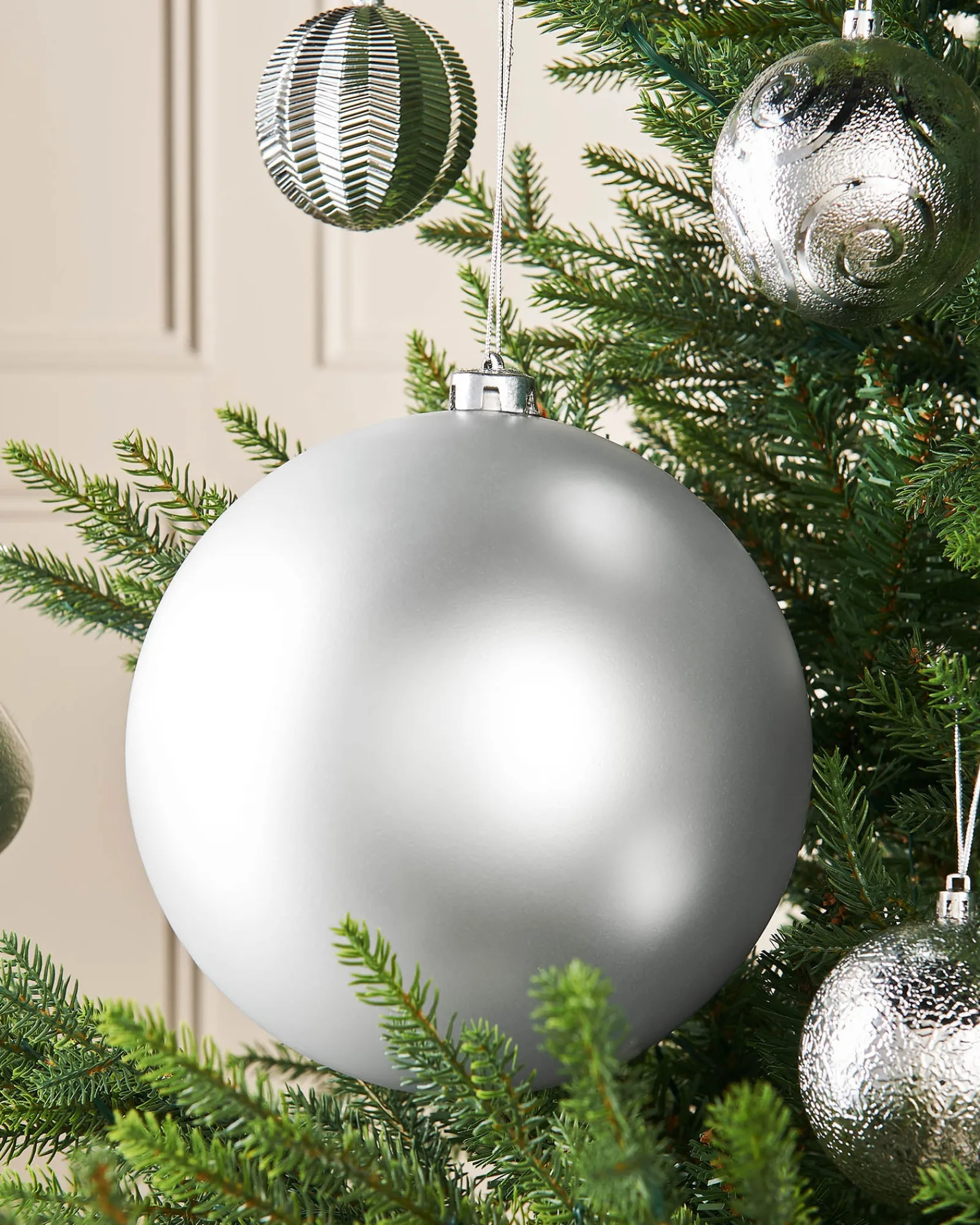 WeRChristmas Silver Large Matt Shatterproof Bauble, 20 Cm