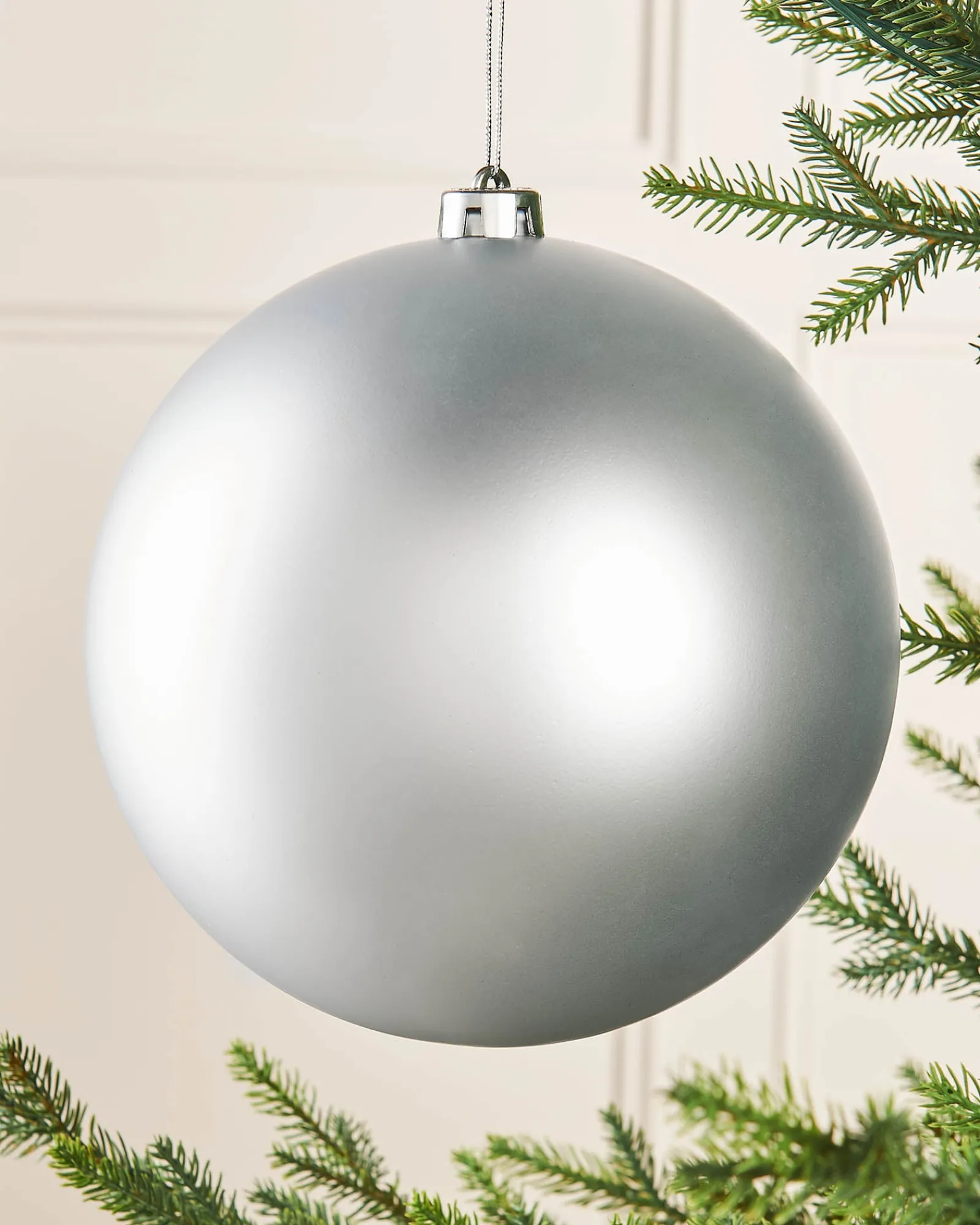 WeRChristmas Silver Large Matt Shatterproof Bauble, 20 Cm