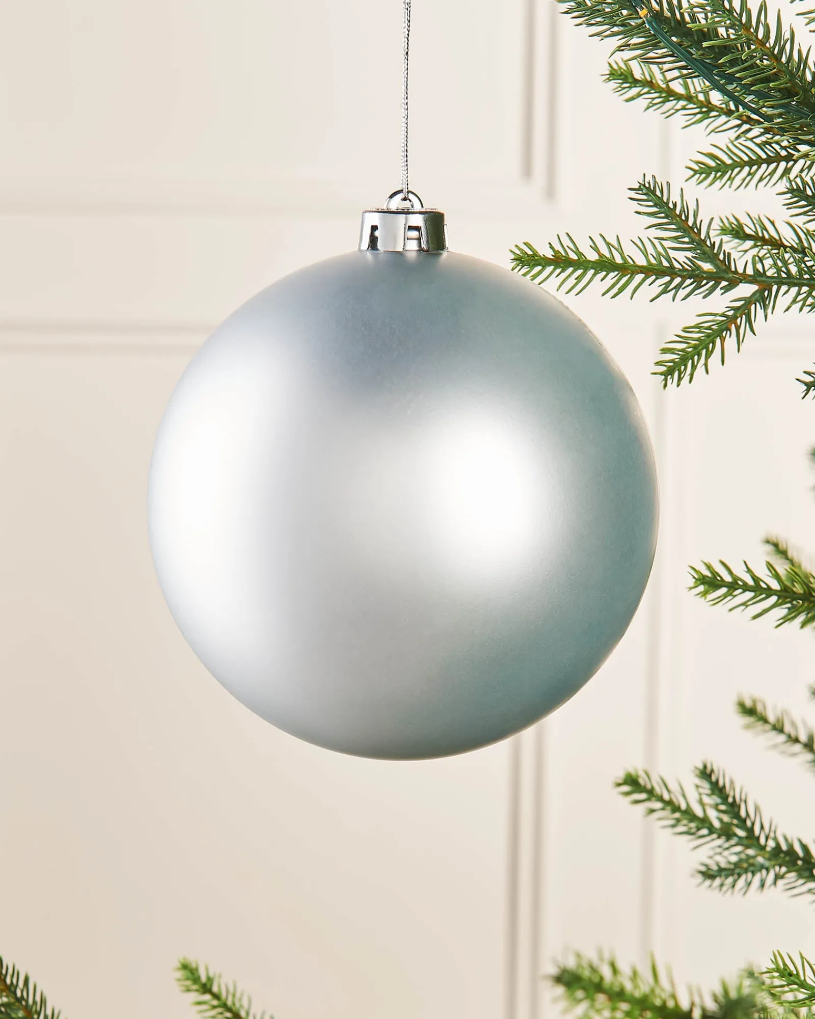 WeRChristmas Silver Large Matt Shatterproof Bauble, 15 Cm