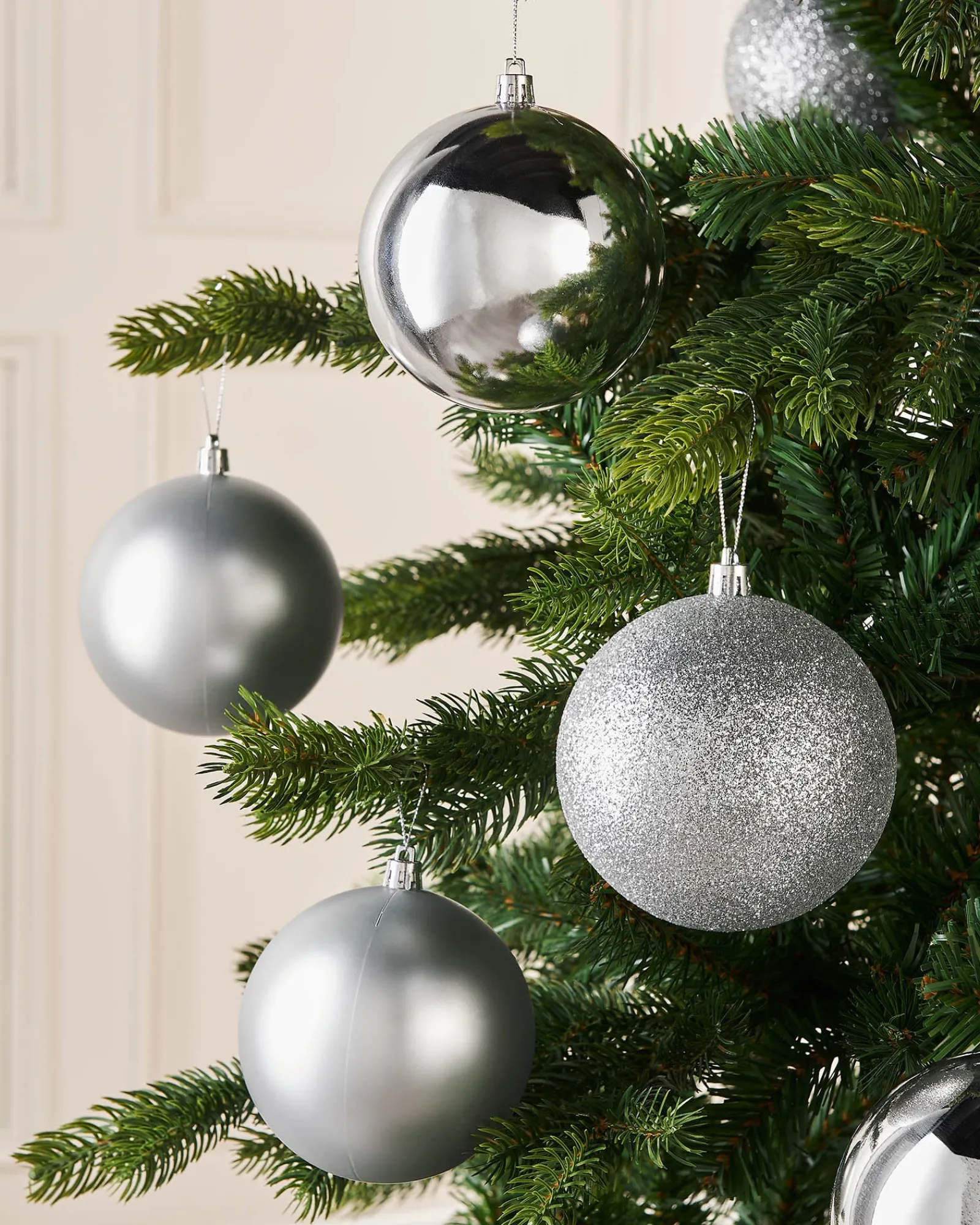 WeRChristmas Silver Shatterproof Baubles, 9 Pack, 10 Cm